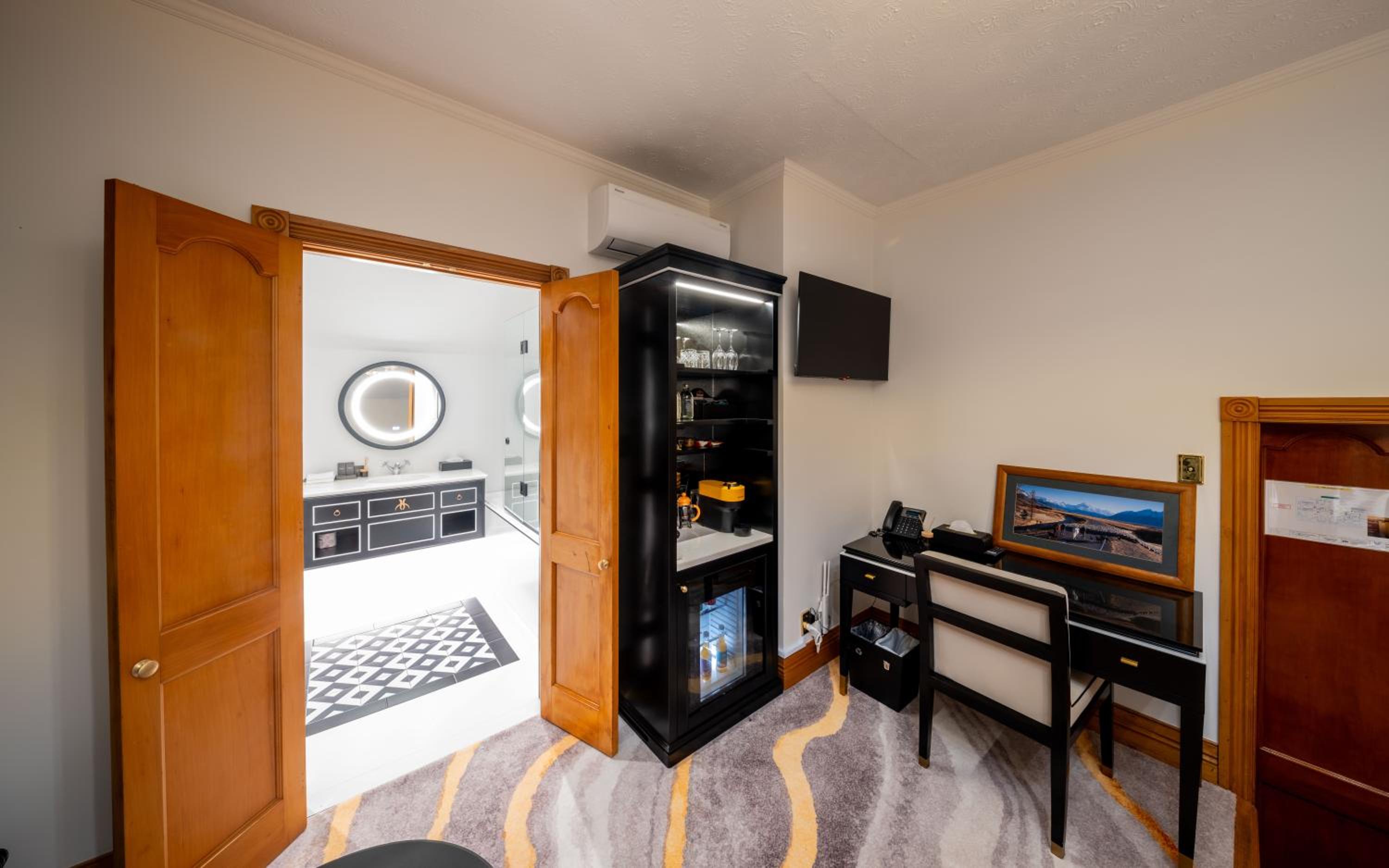 Superior King Room - Photo 1