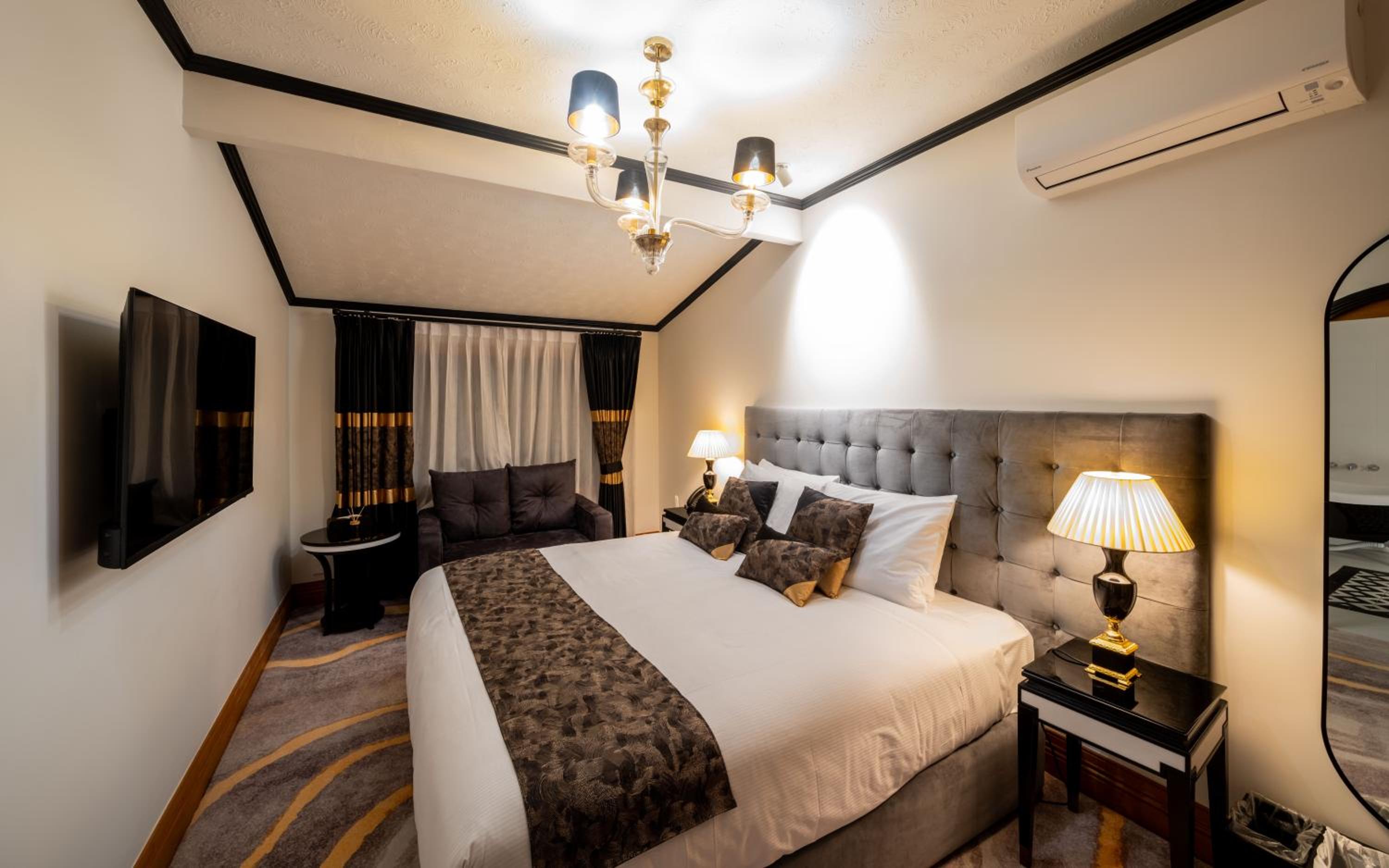 Superior King Room - Photo 3