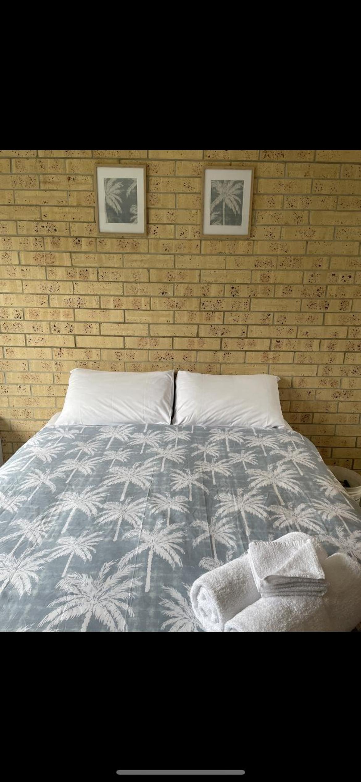Budget Double Room with Shared Bathroom photo 2