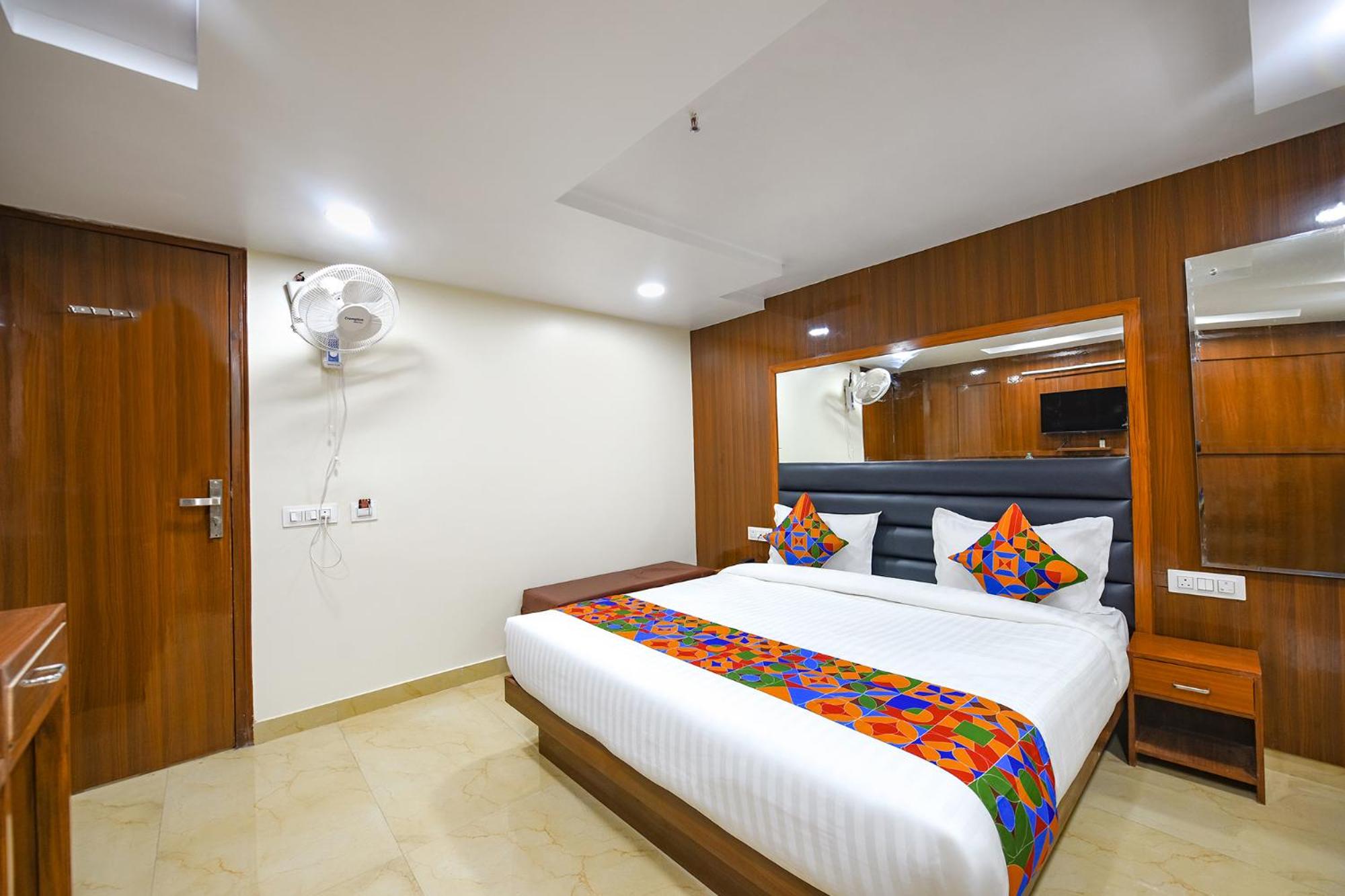 Deluxe Room - Photo 3