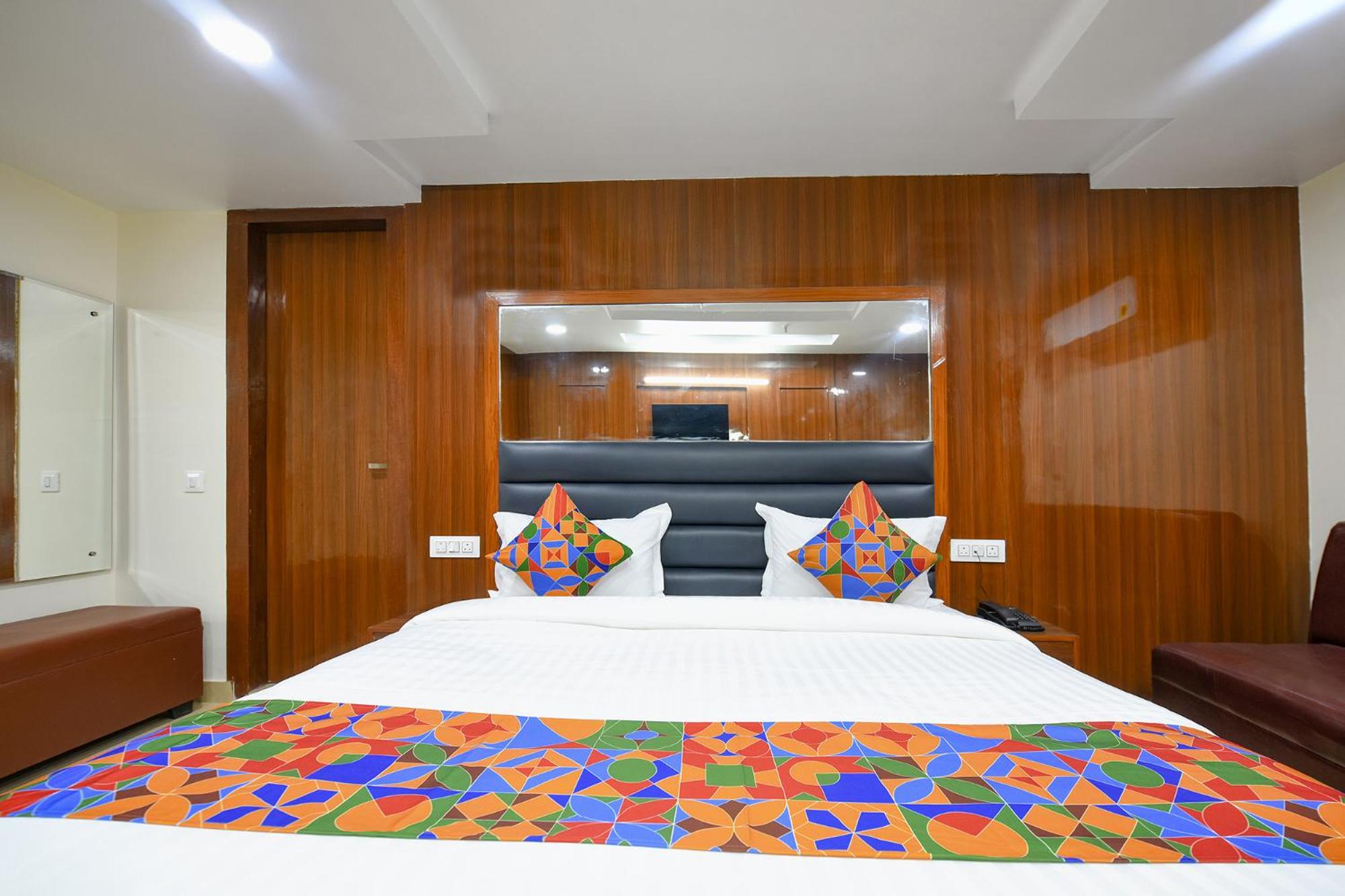 Deluxe Room - Photo 4