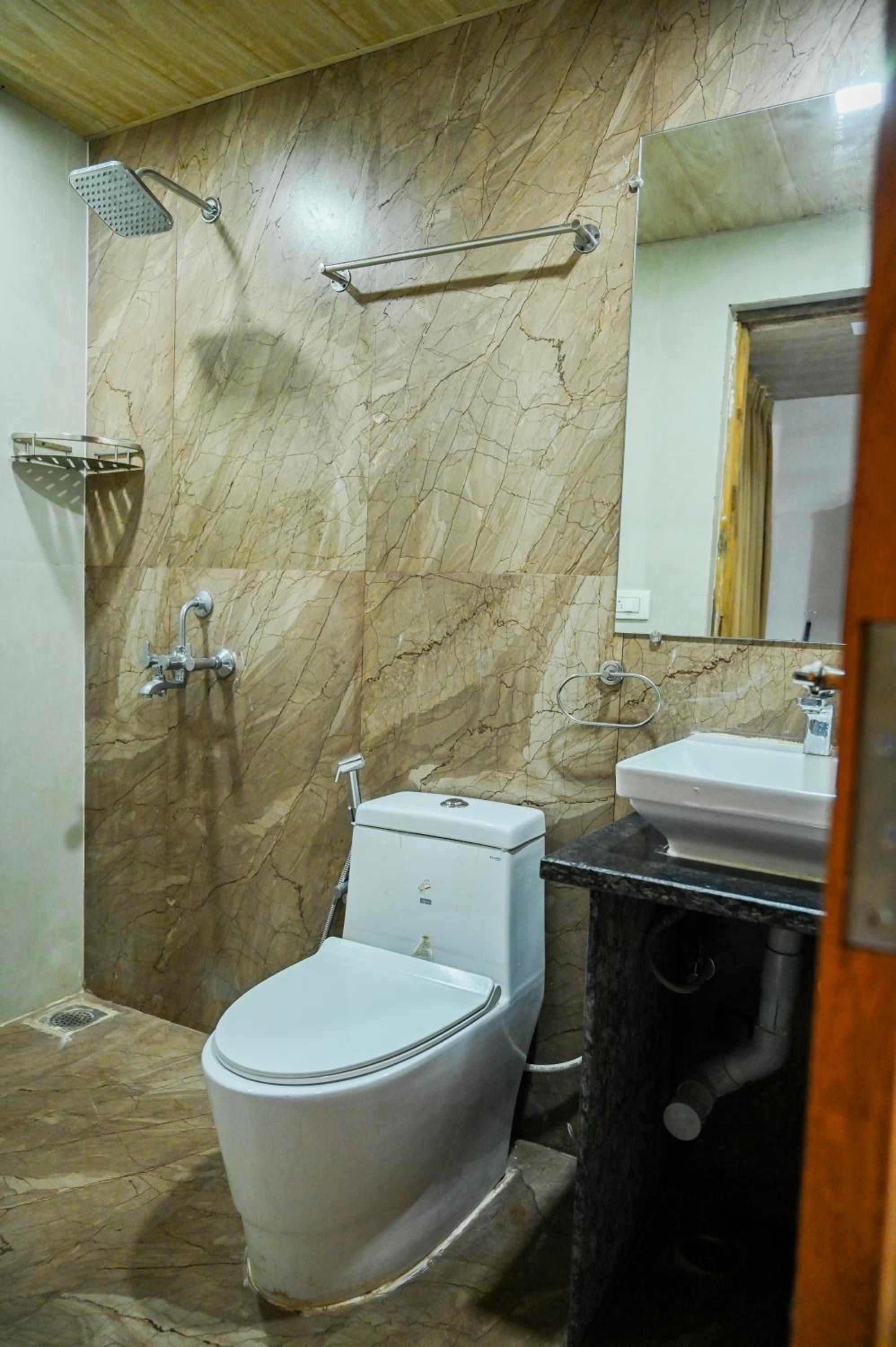 Deluxe Double Room With Balcony photo 2