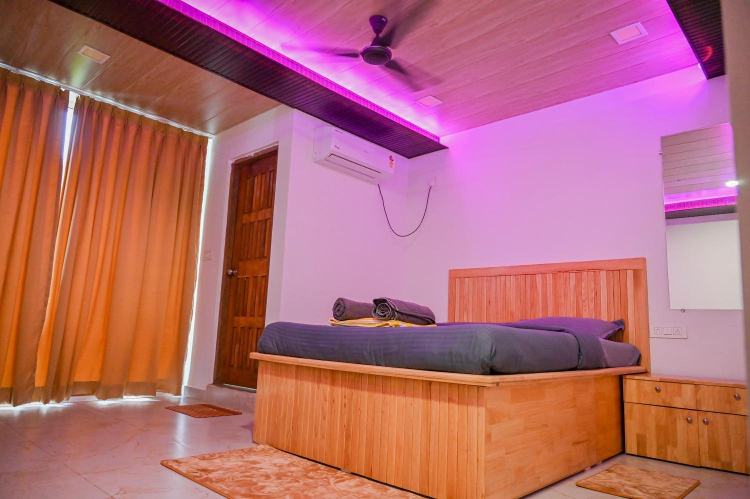 Deluxe Double Room With Balcony photo 3