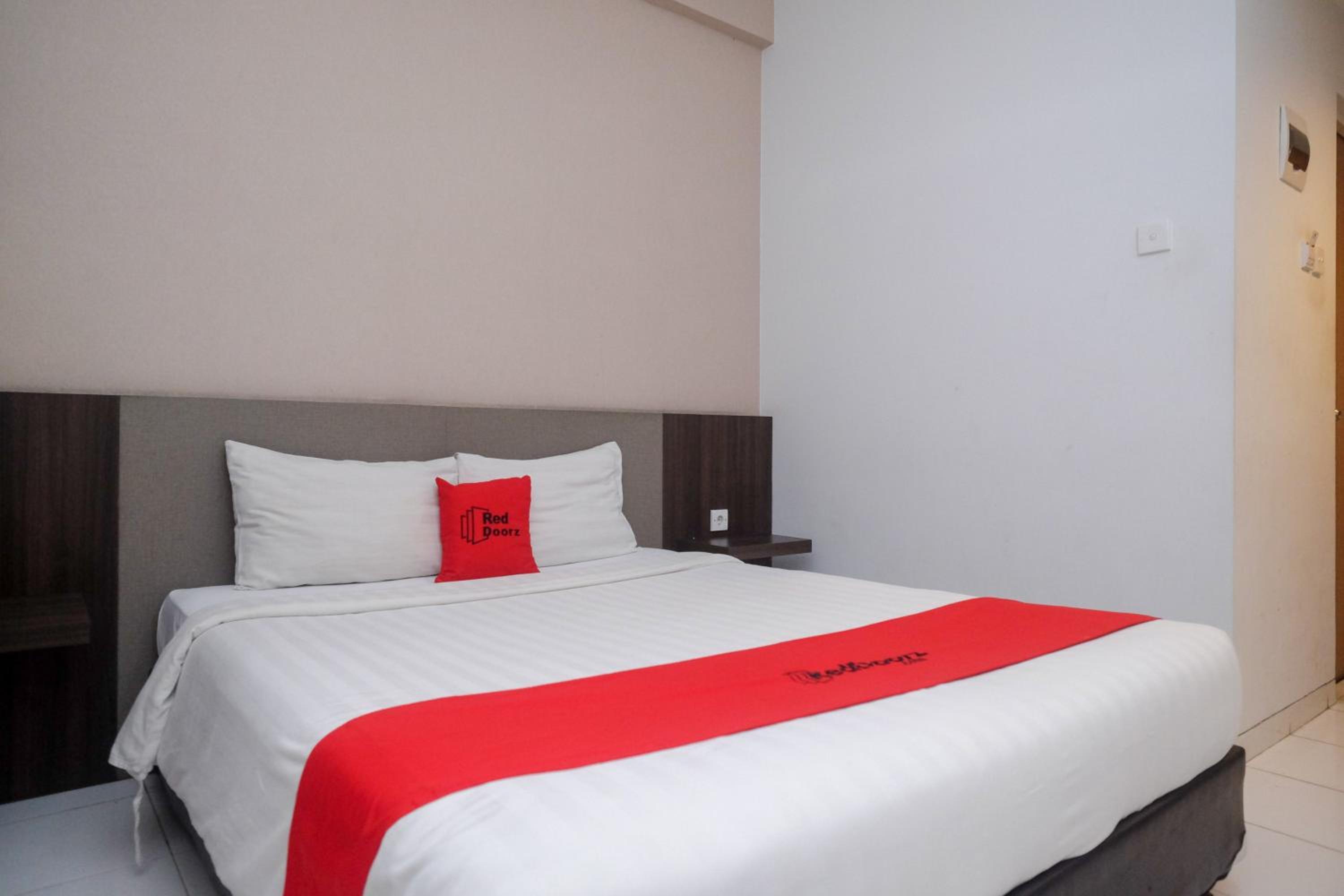Standard Double Room - Photo 12