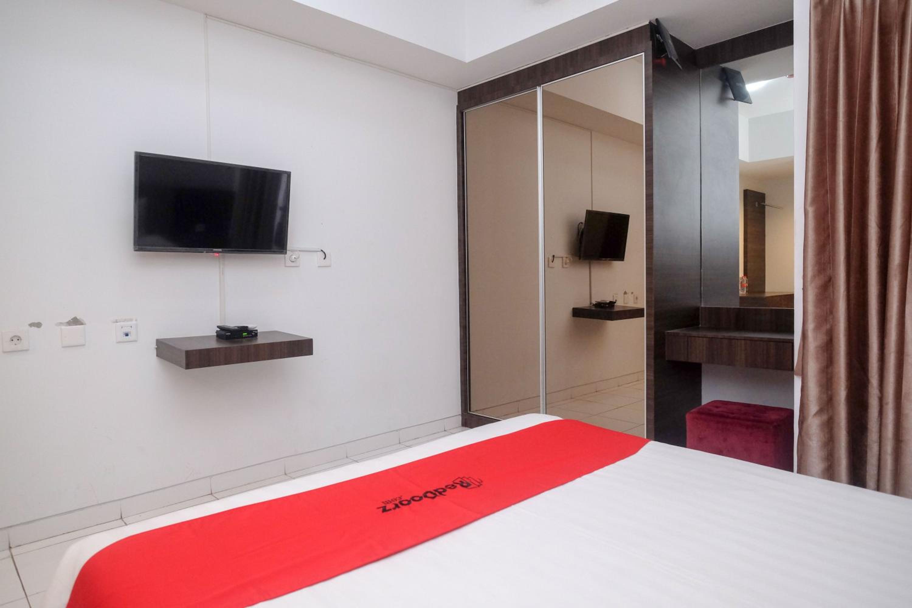 Standard Double Room - Photo 11