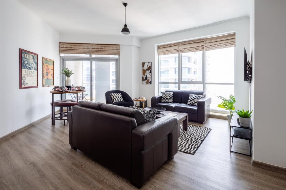 Apartment photo 2
