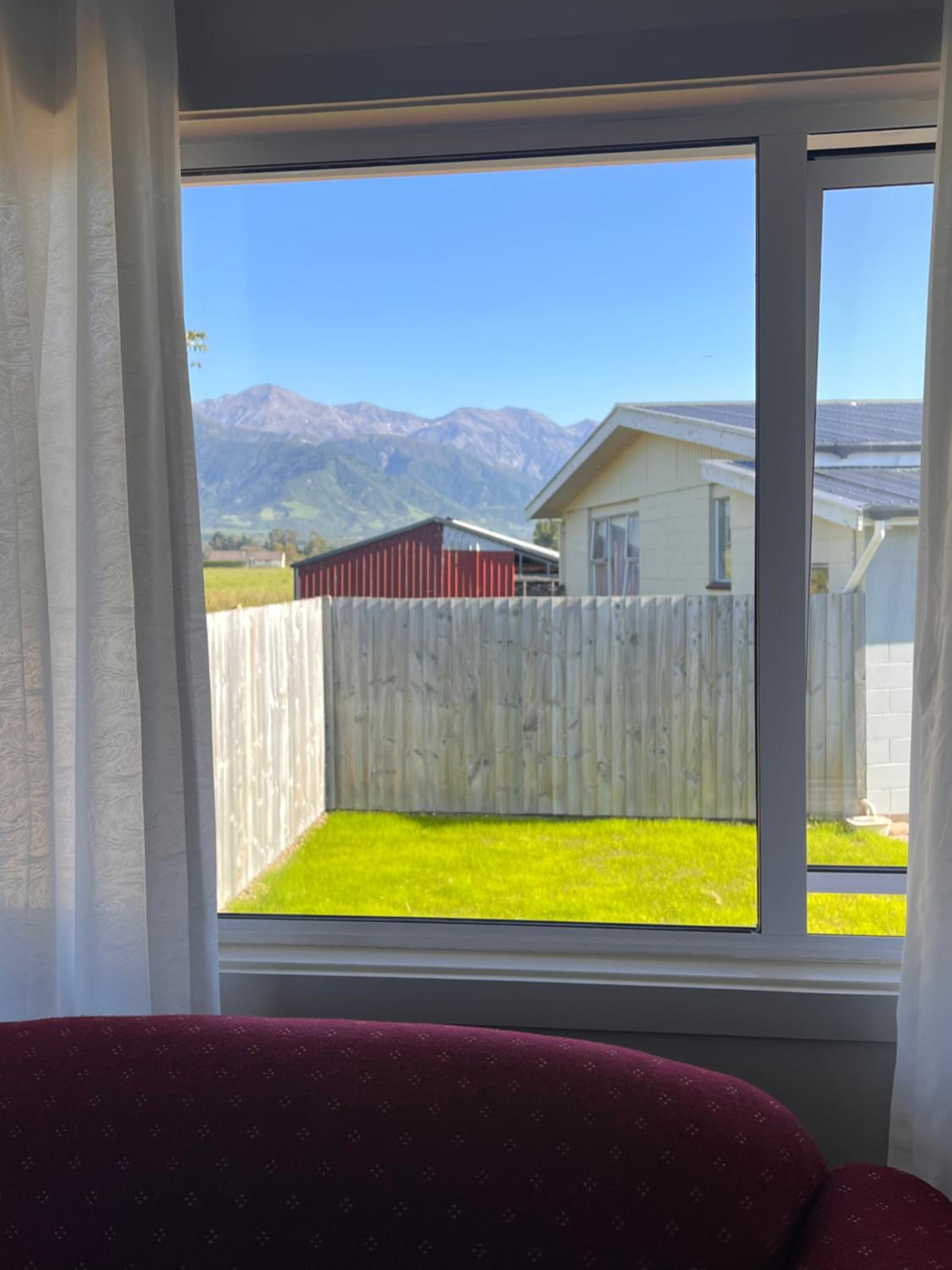 Apartment with Mountain View - Photo 5