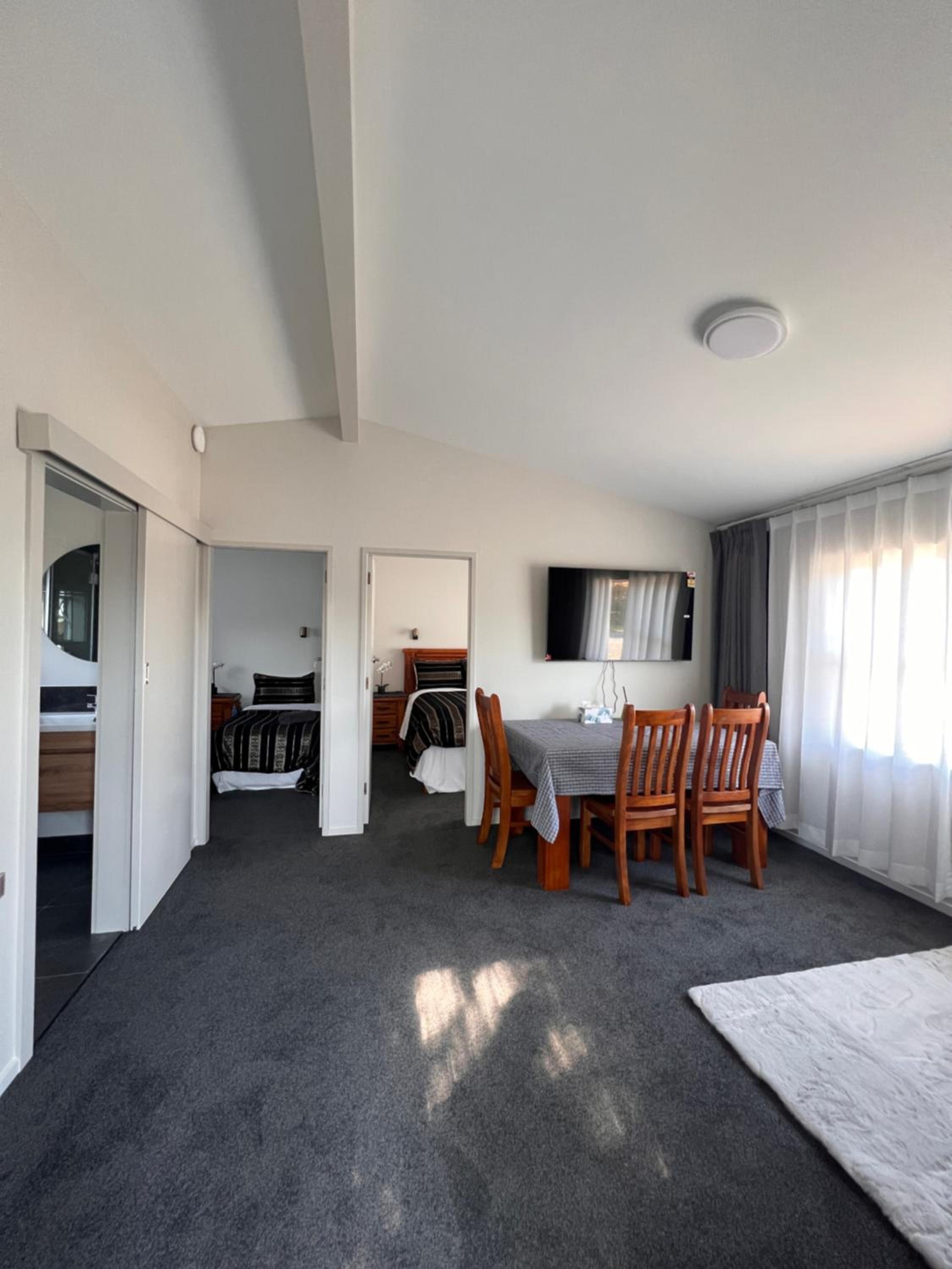 Deluxe Family Room - Photo 6