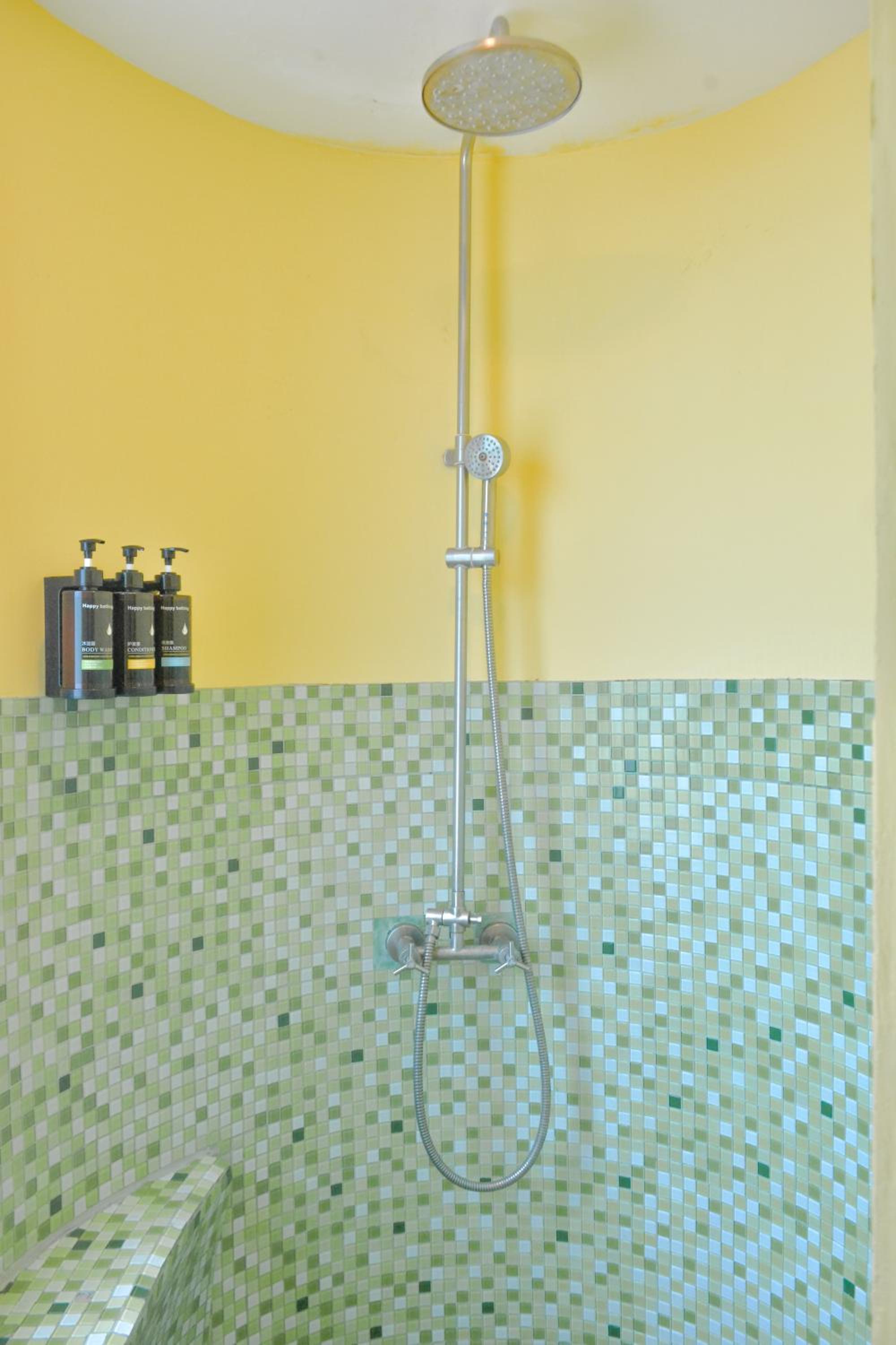 Bungalow (2 Adults) photo 3