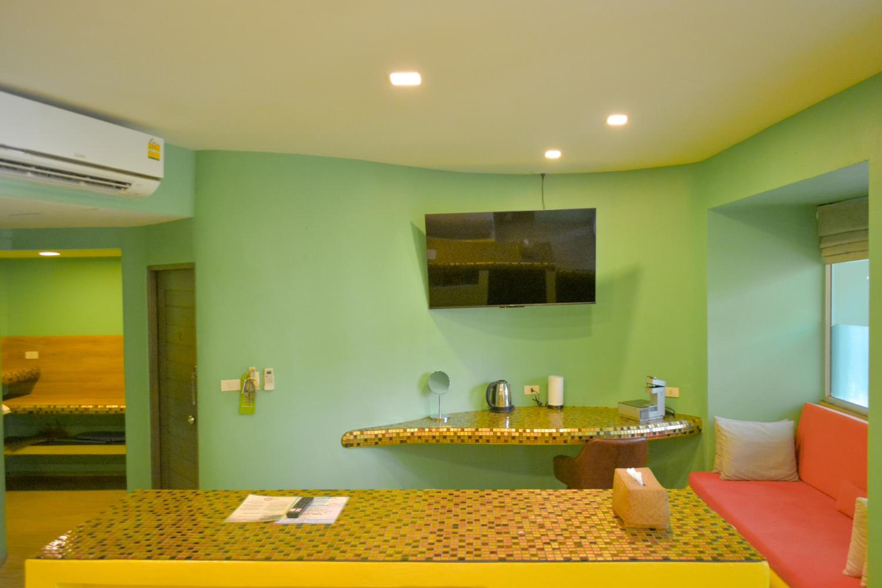 Bungalow (2 Adults)