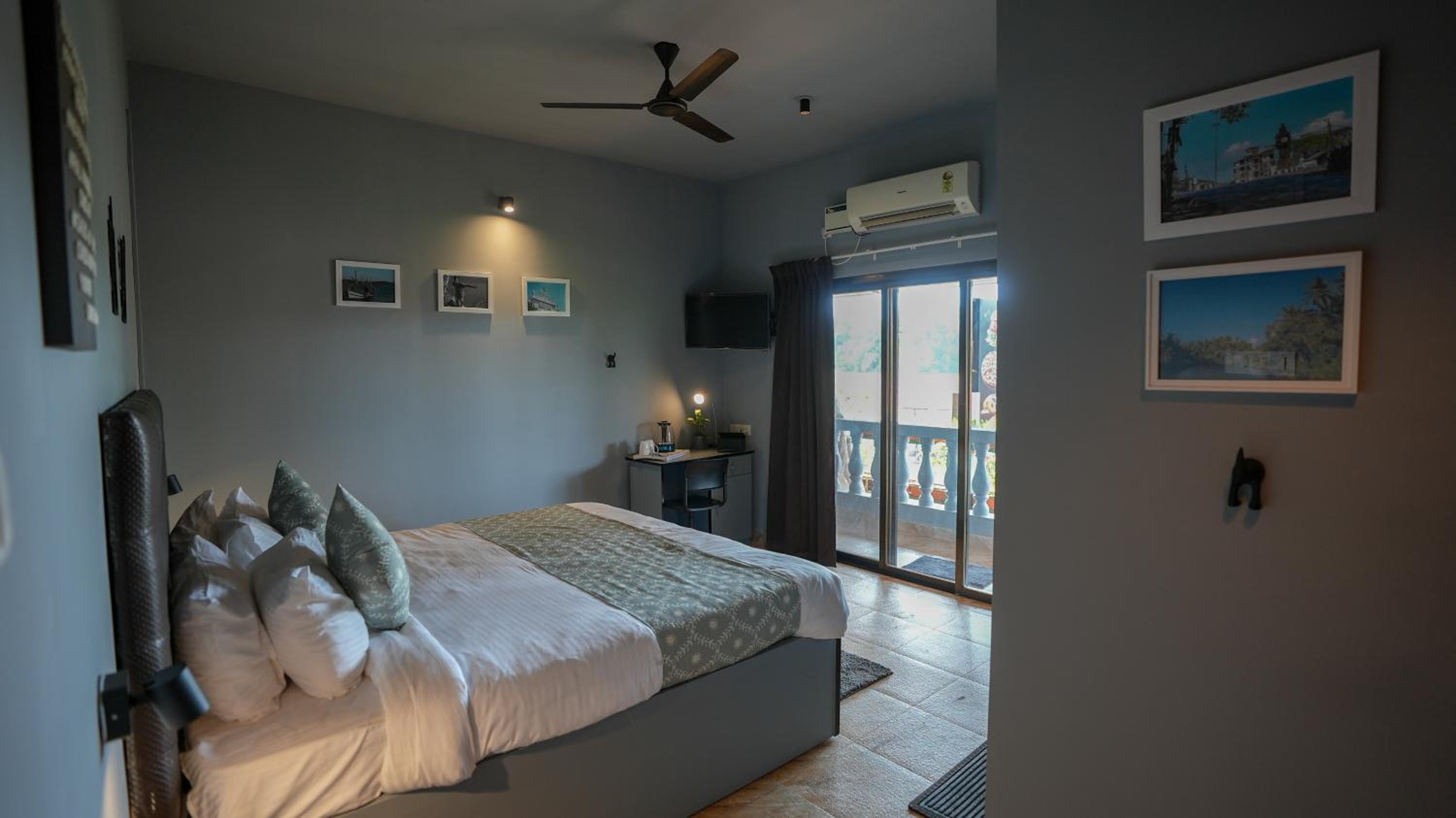 Studio with Balcony - Photo 15
