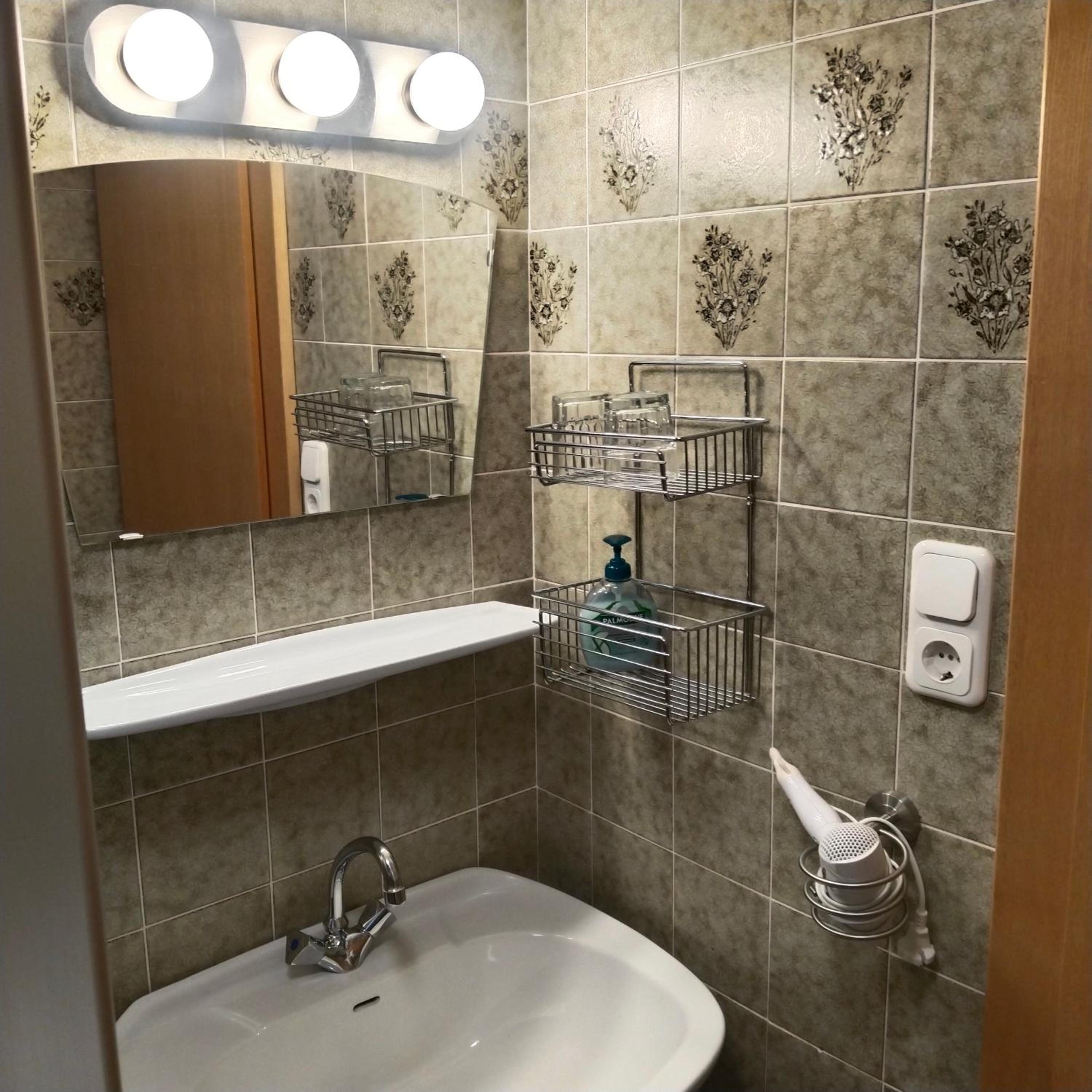 Two-Bedroom Apartment (2-3 Adults) photo 2