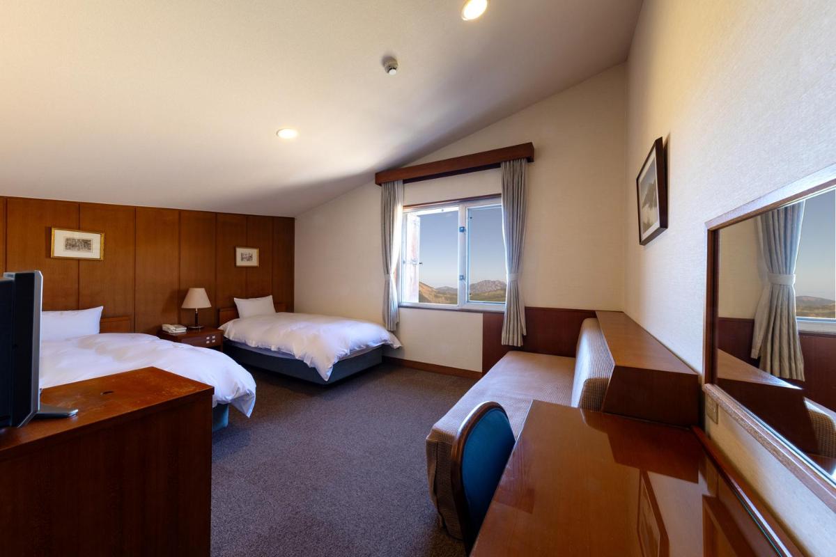 Twin Room with Bathroom photo 2