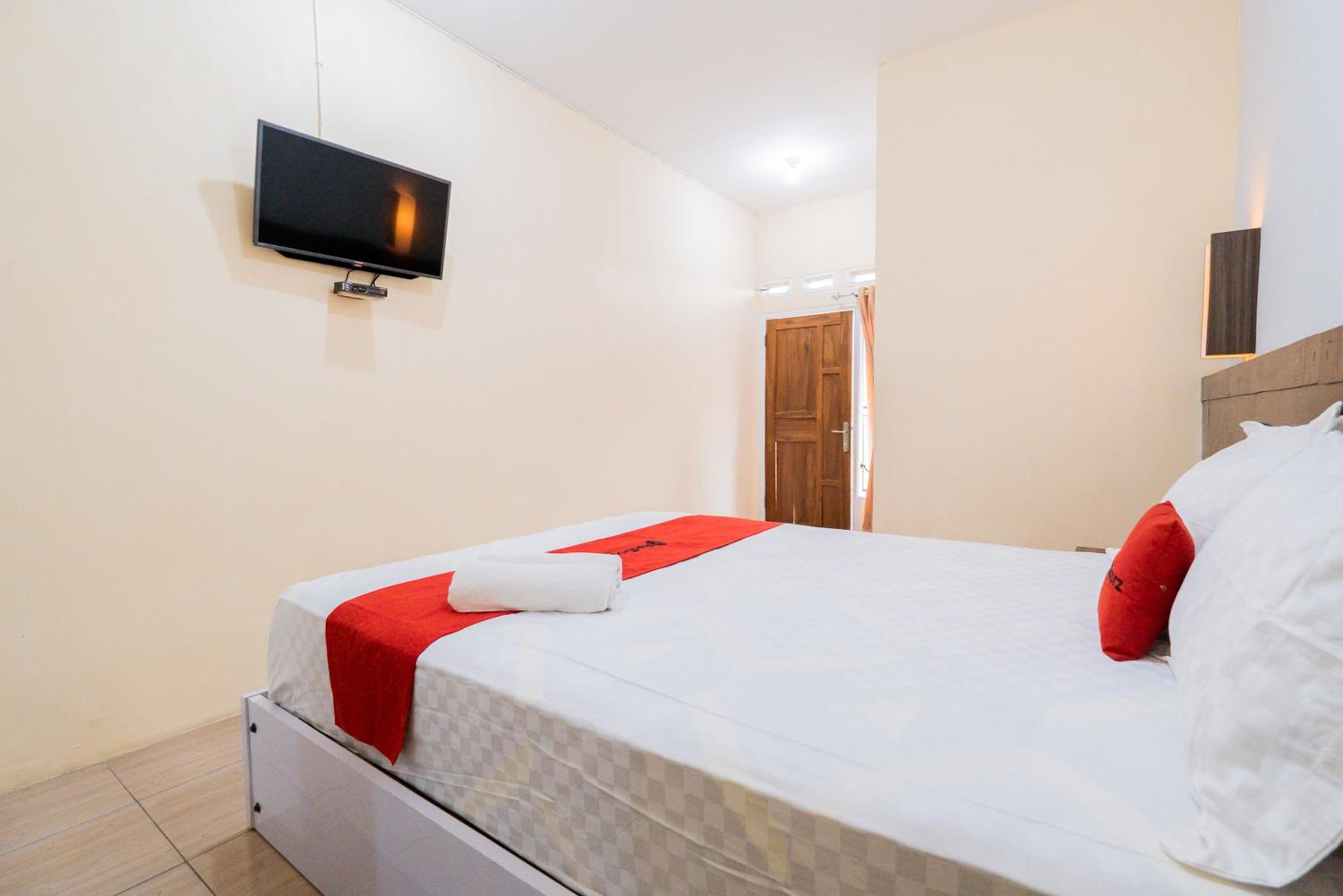 Standard Double Room - Photo 6