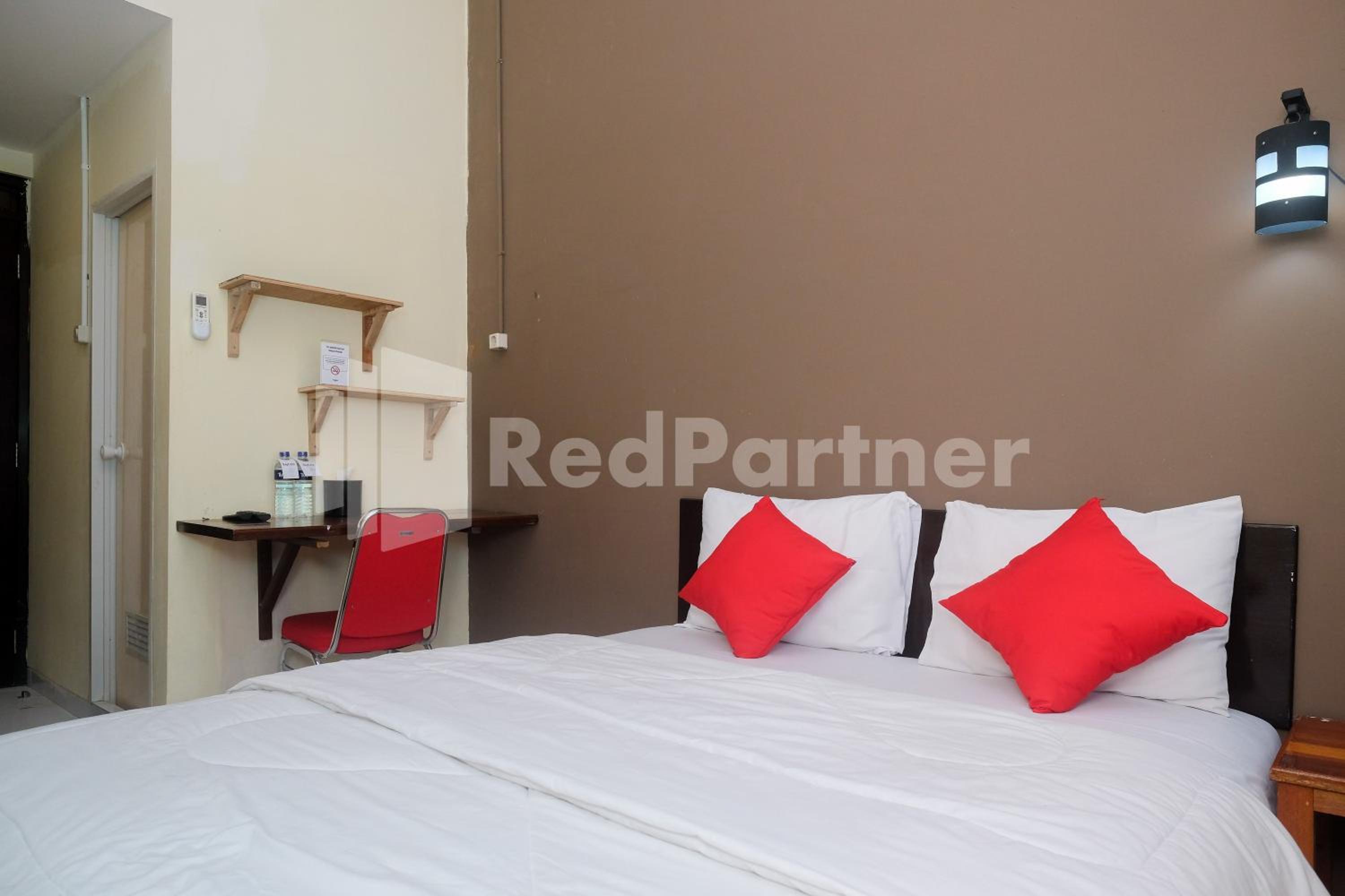 Economy Double Room photo 2