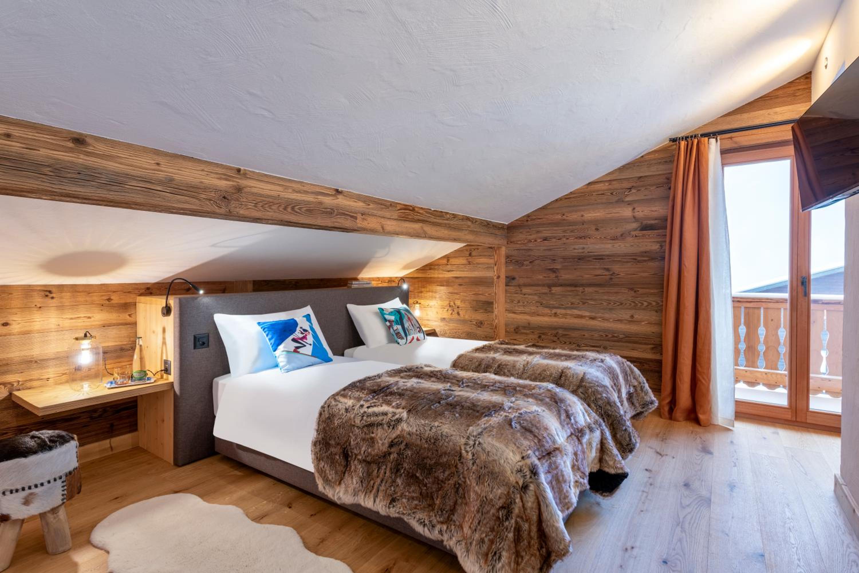 Double or Twin Room with Mountain View photo 2