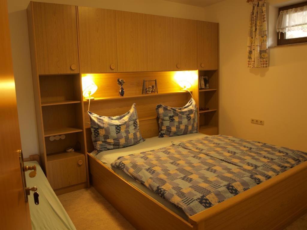 Three-Bedroom Apartment With Shower photo 1