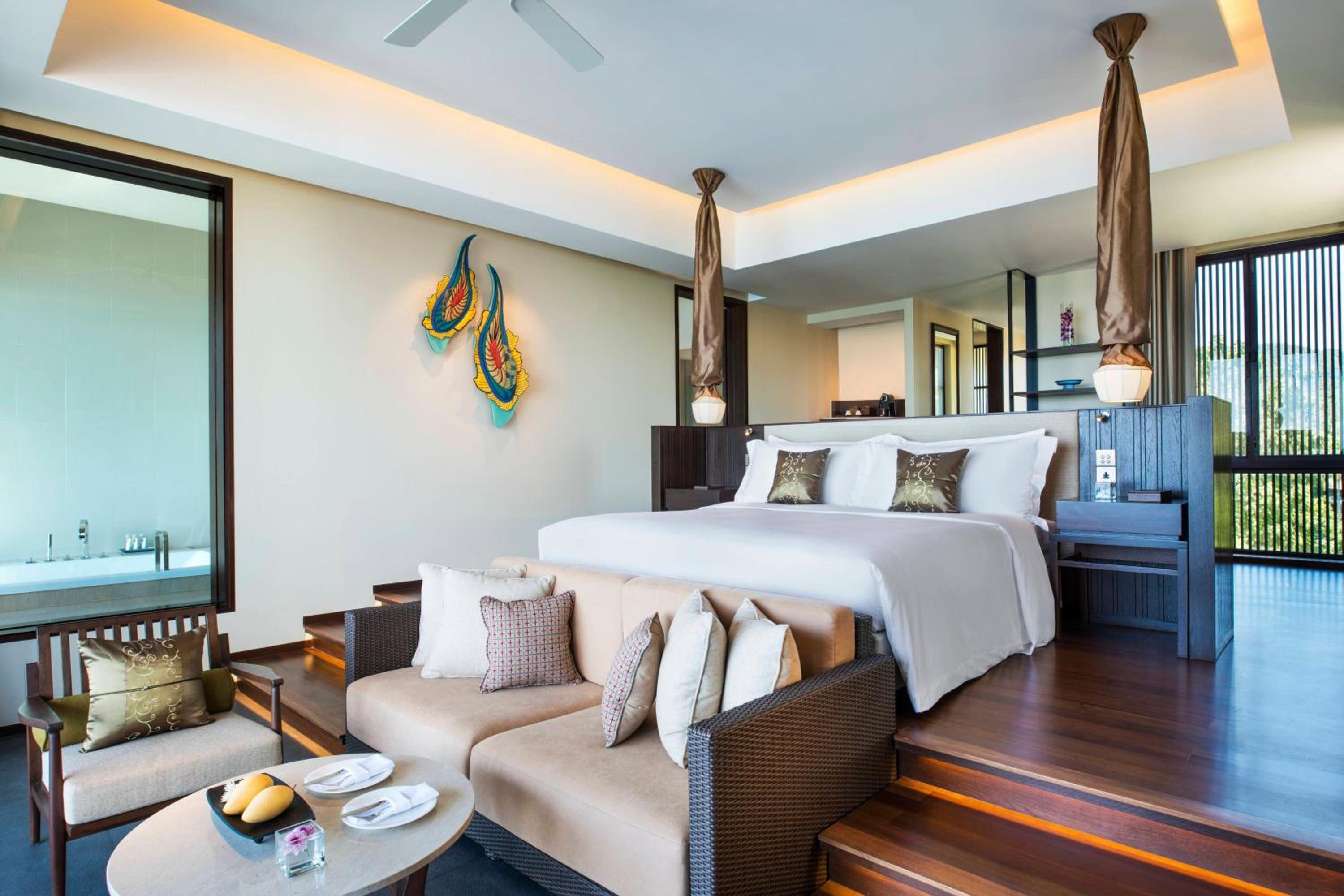 Grand Pool Suite, Suite, 1 King, Sofa bed, Ocean view
