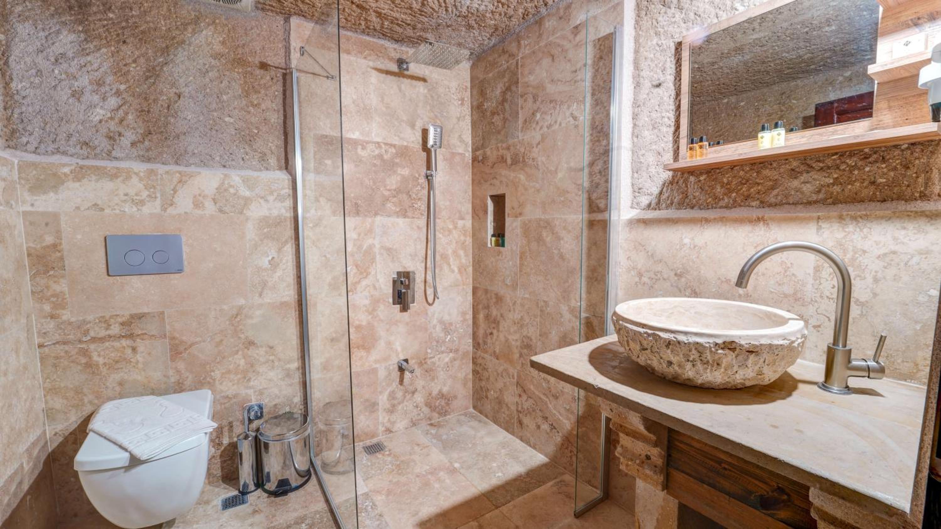 Standard Double Room - Photo 7