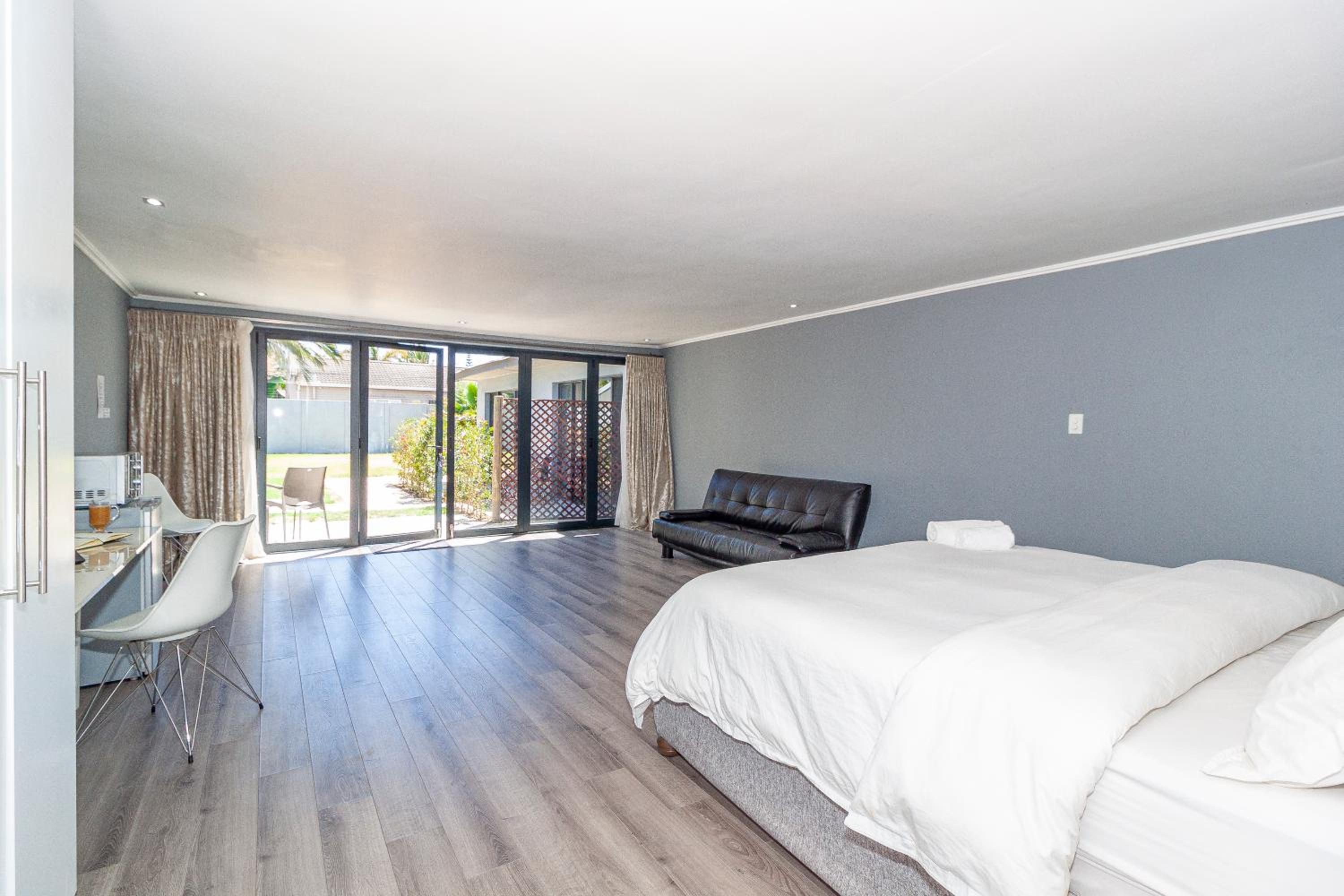 Deluxe King Room photo 3