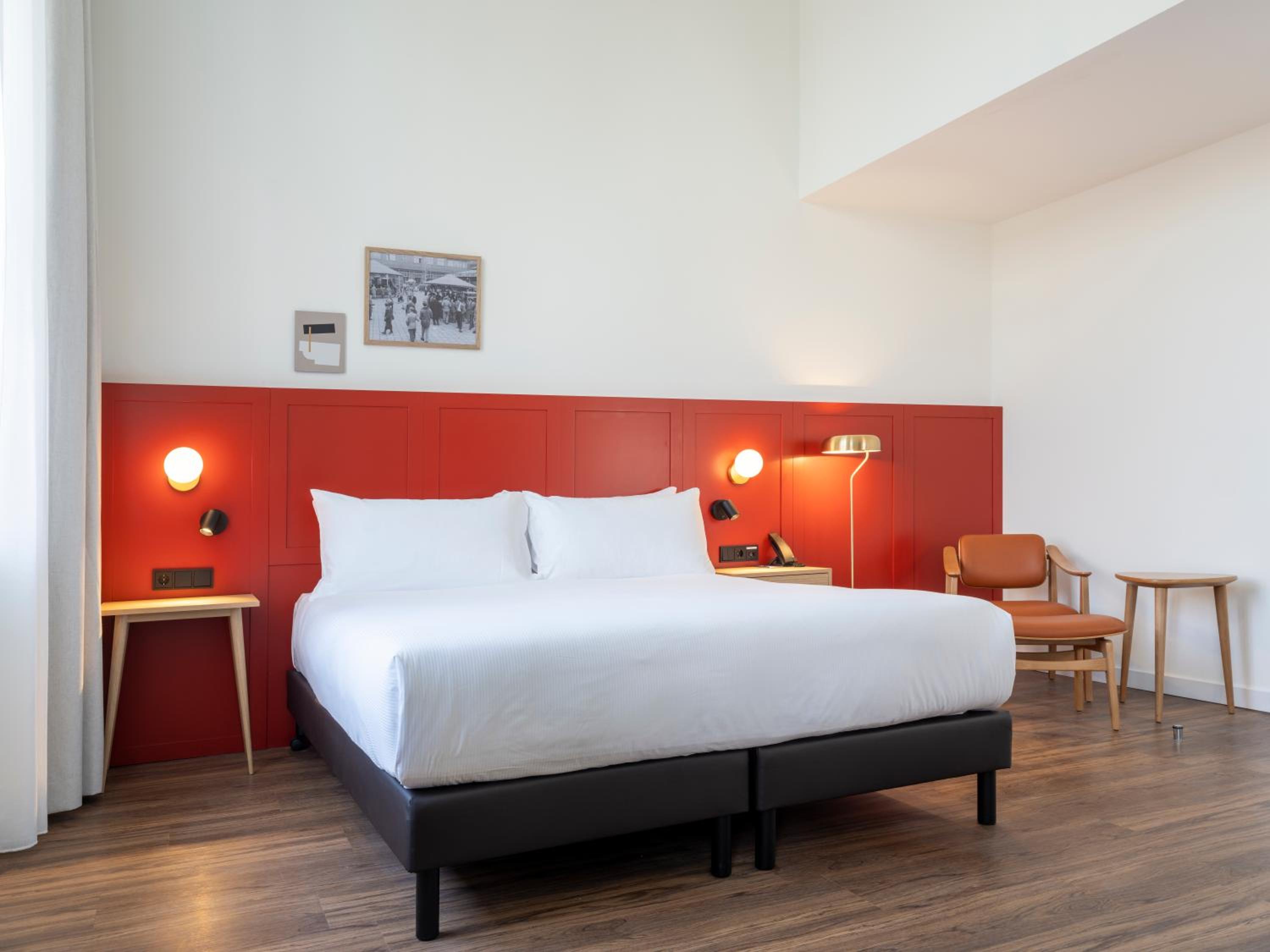 Deluxe King Room - Photo 3