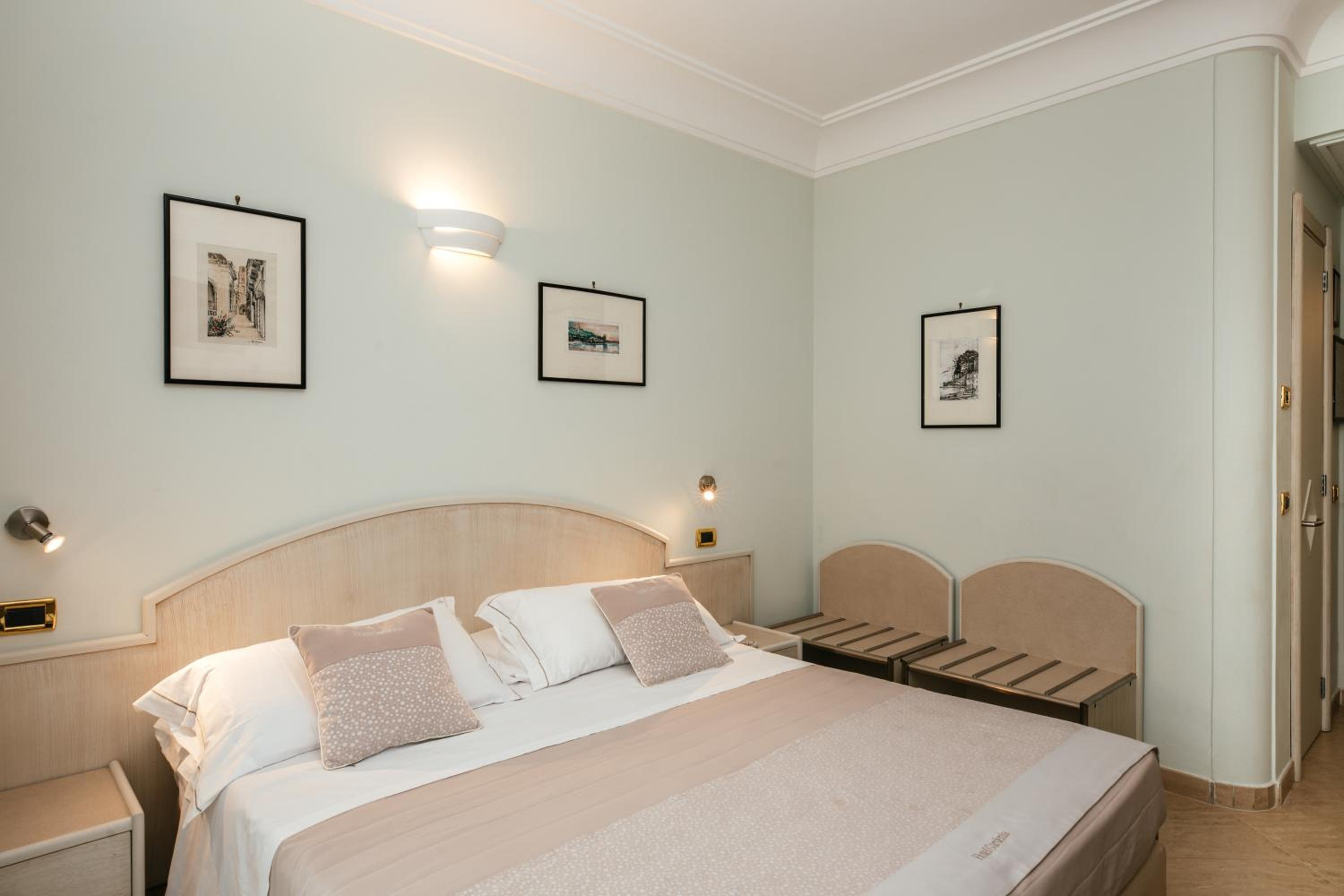 Quadruple Room - Photo 6