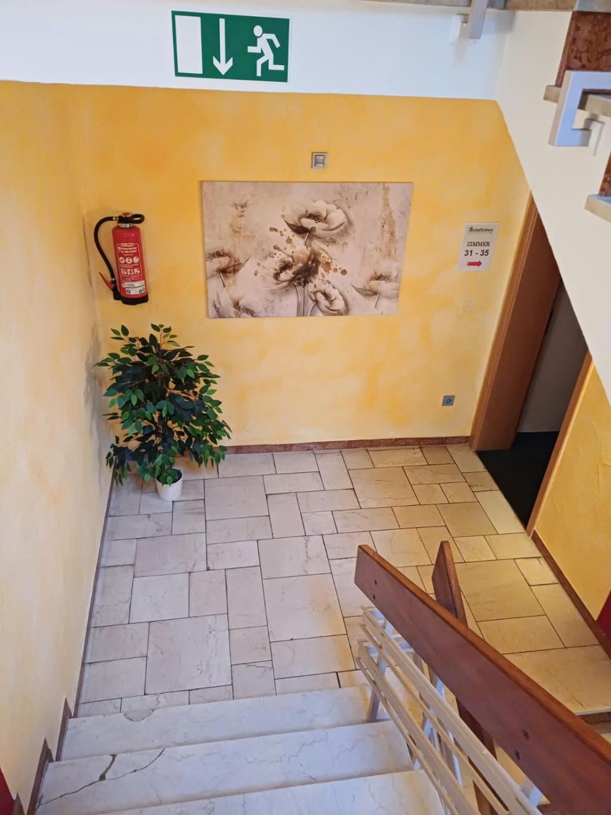 Triple Room with shared kitchen photo 2