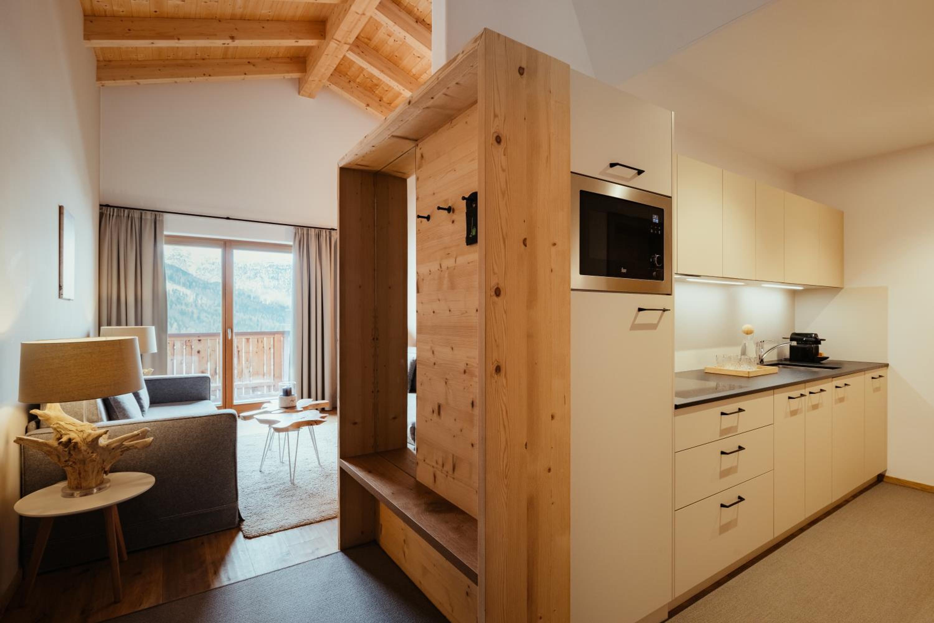 Apartment with Mountain View - Photo 10