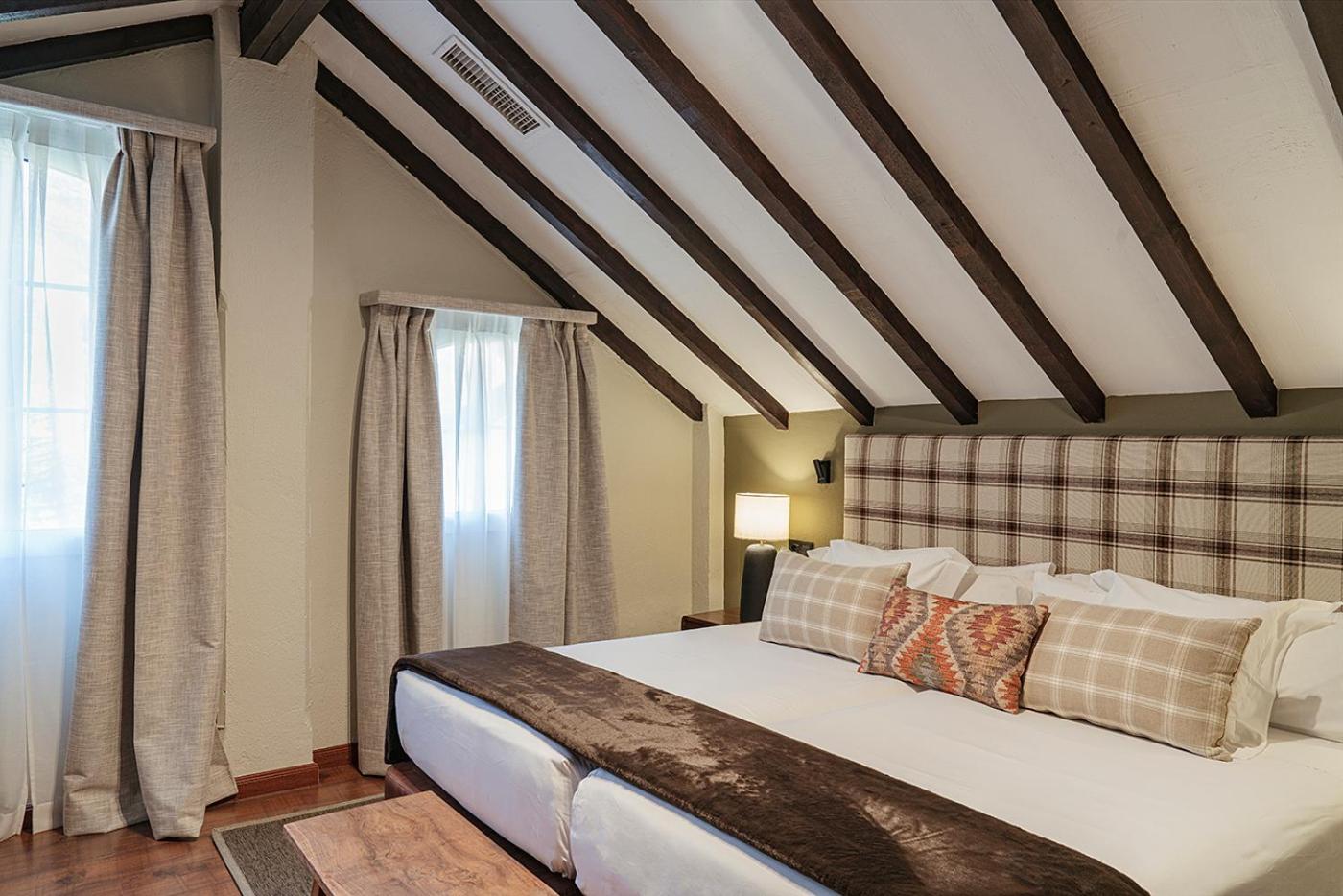 Suite (3 adultos + 2 niños)