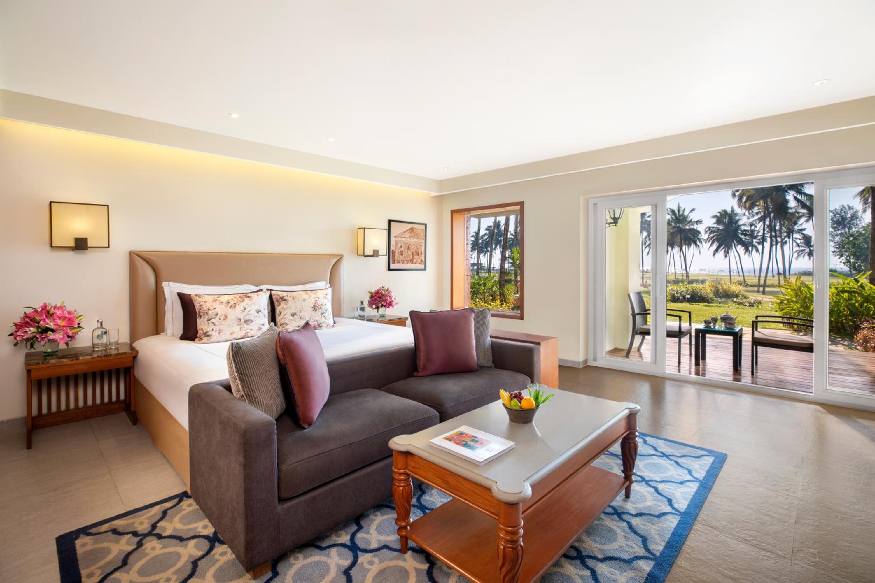 Deluxe Room Sea View King Bed - Photo 6