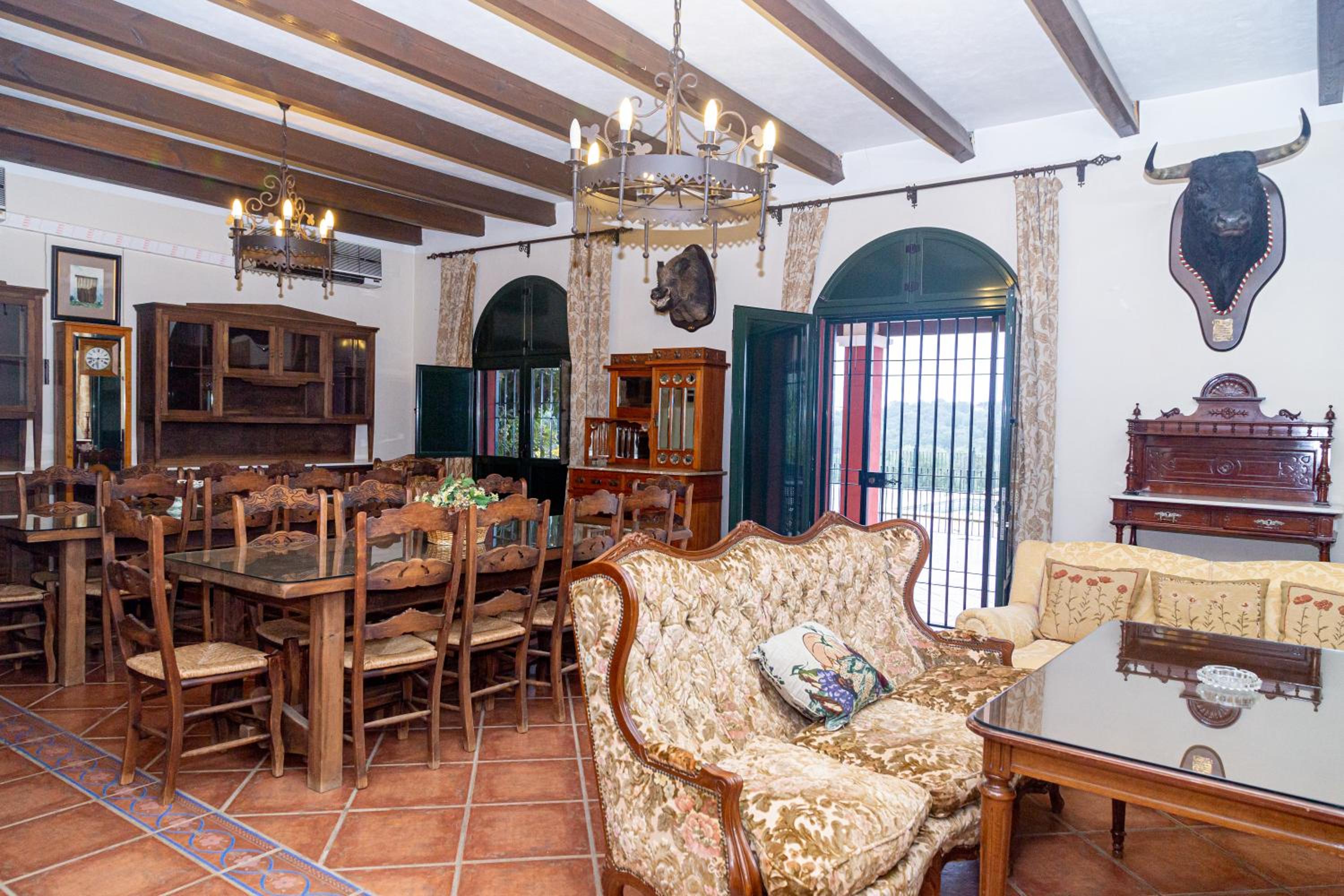 Villa photo 2