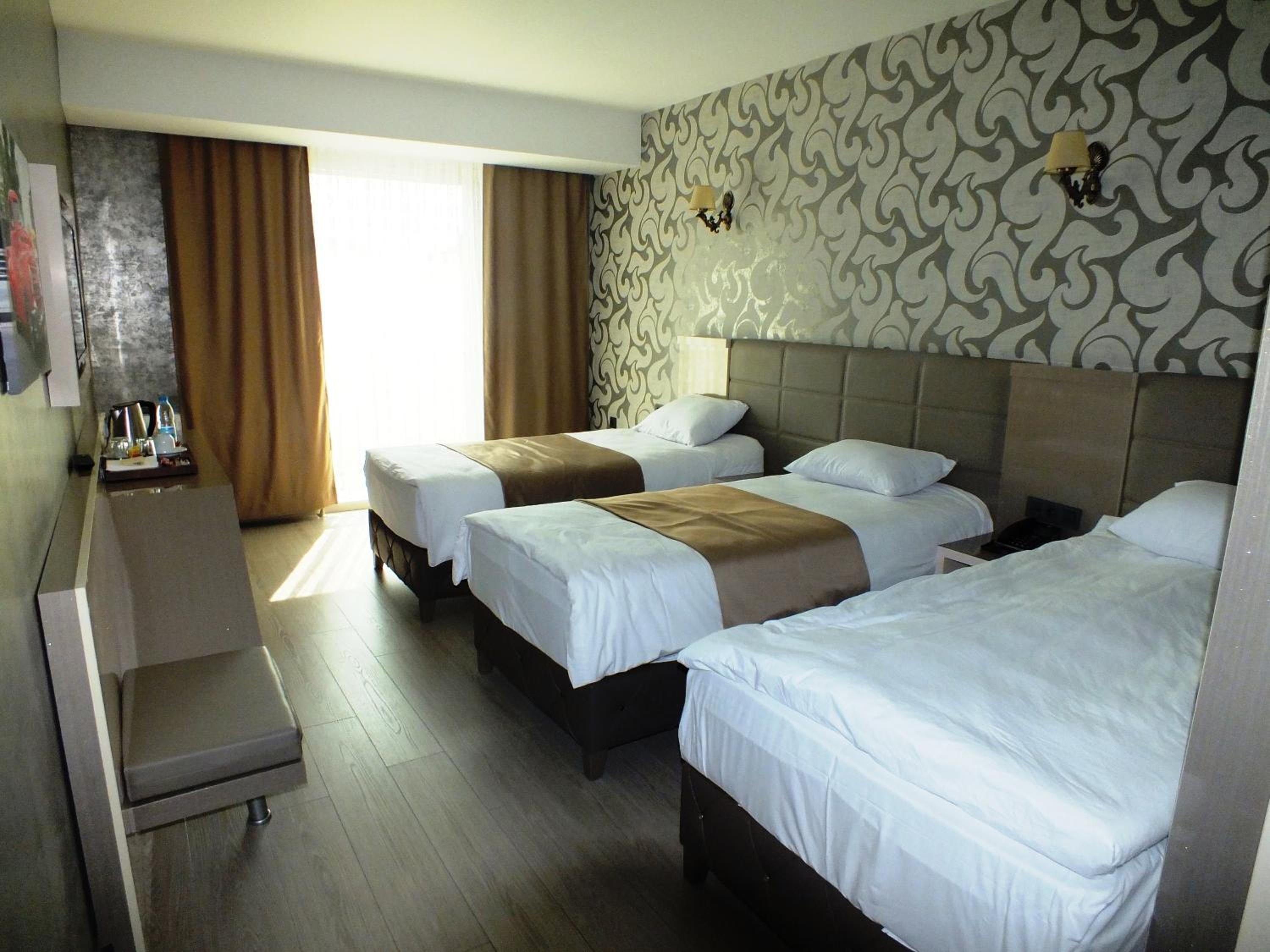 Deluxe Triple Room photo 1