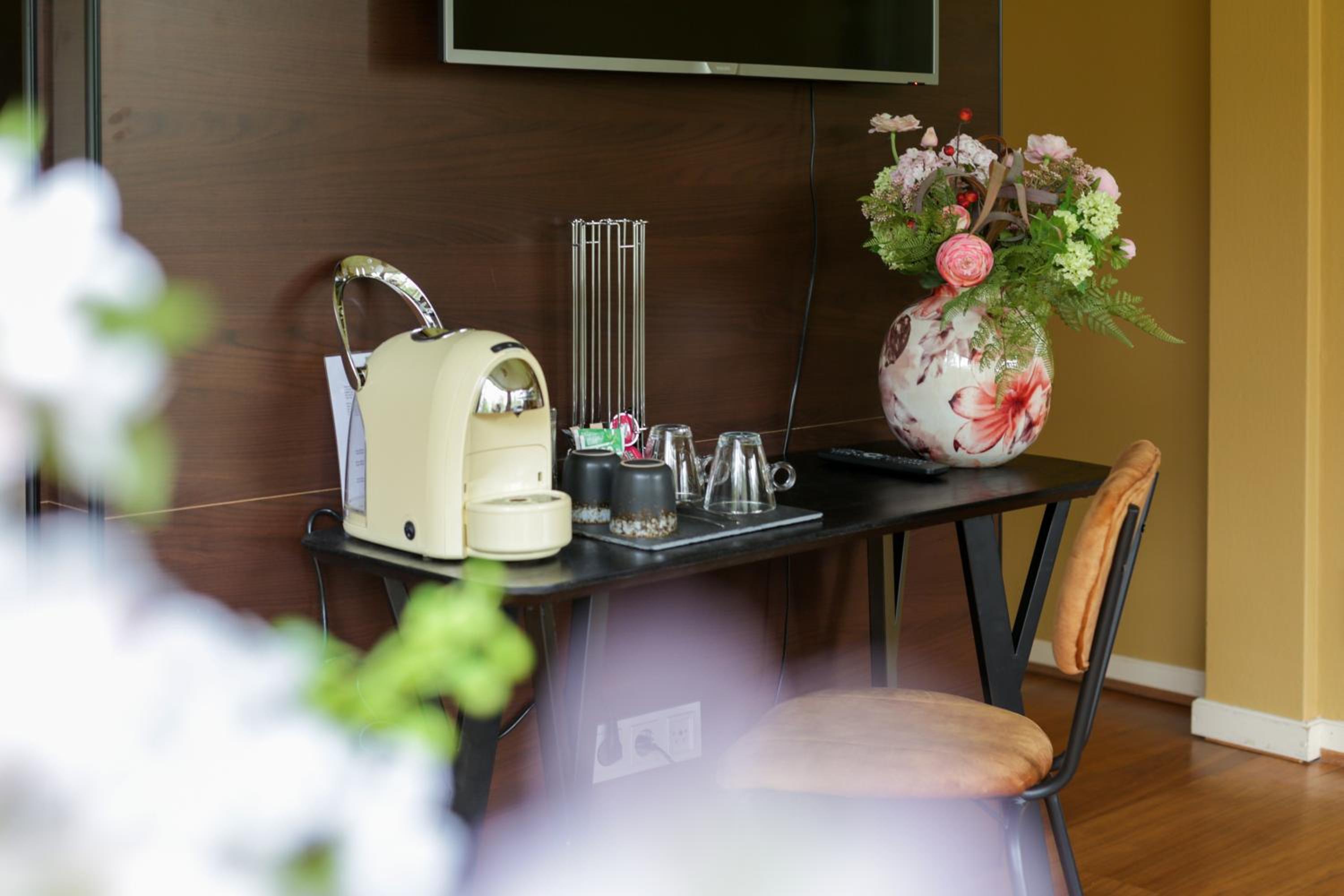 Suite - Photo 7