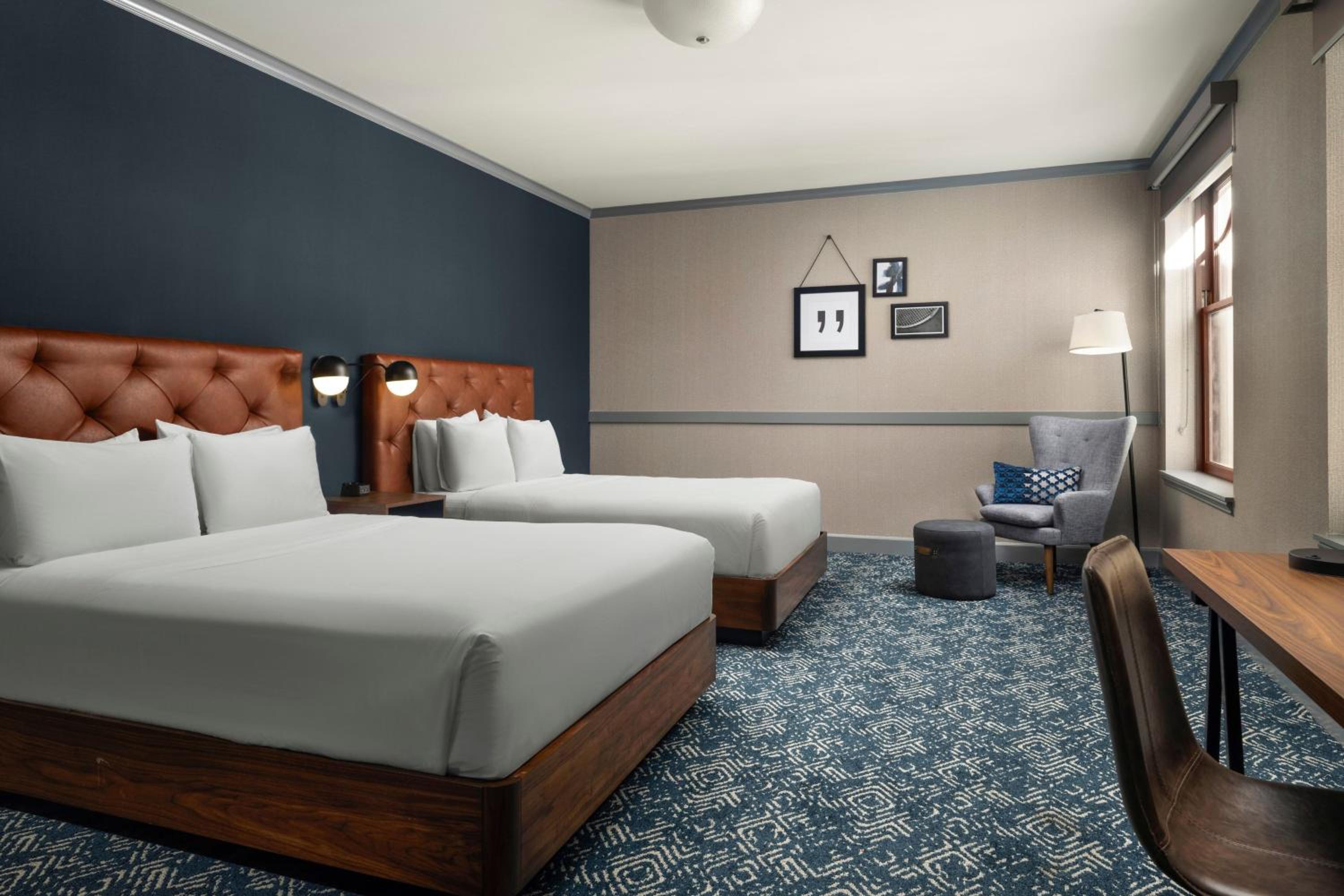 Queen Room with Two Queen Beds - Photo 3