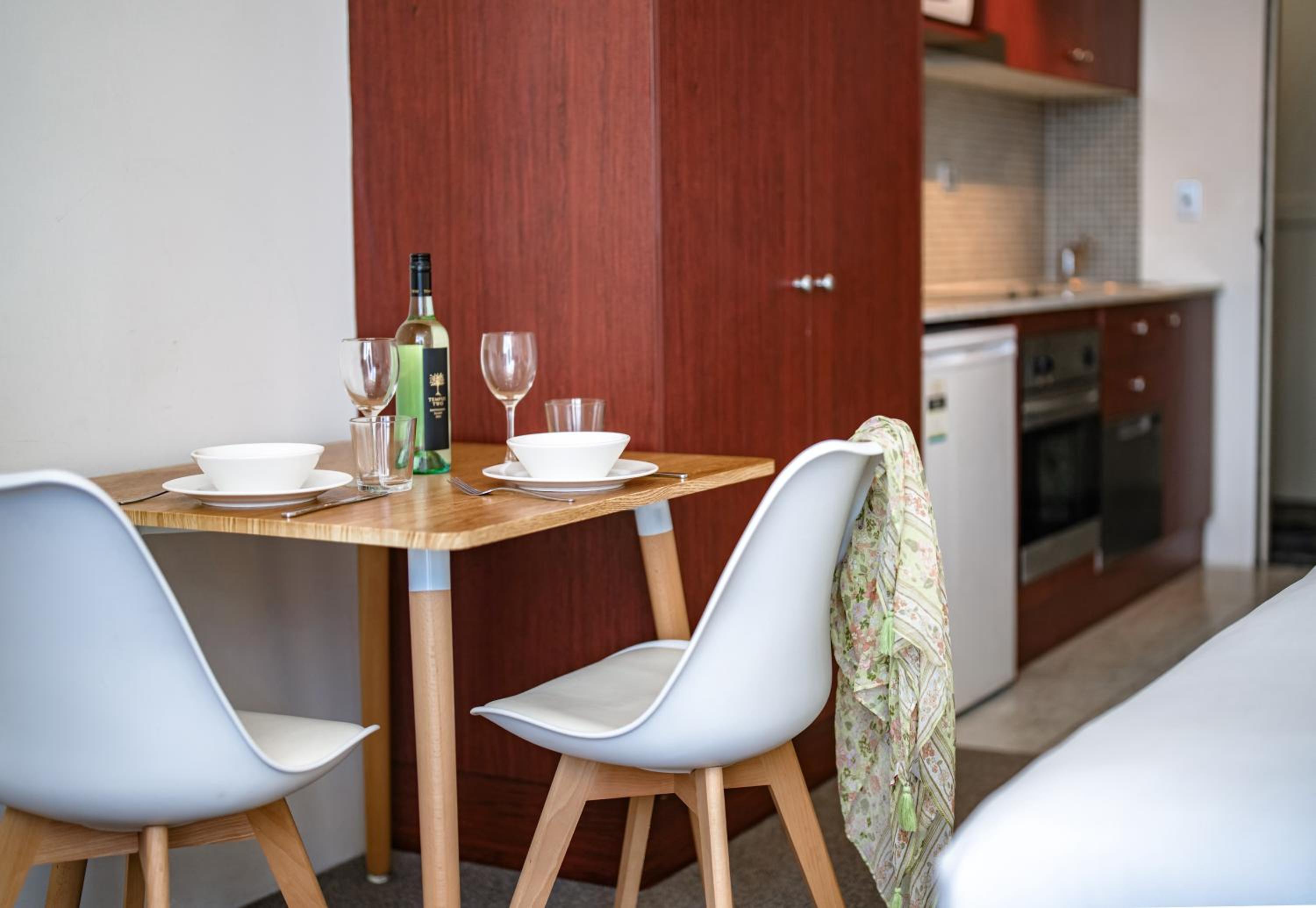 Superior Studio Apartment thumbnail 6