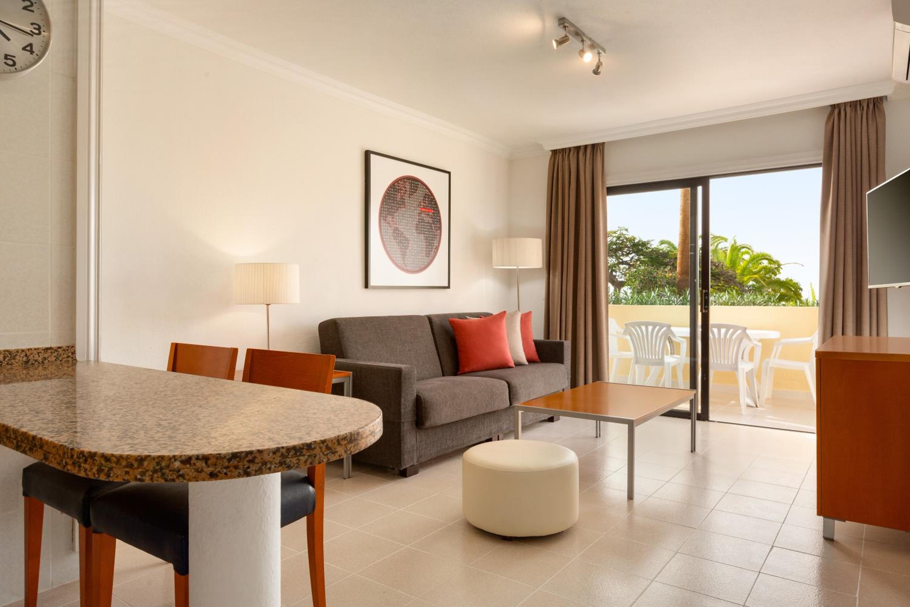 Apartamento de una habitación con vista al mar