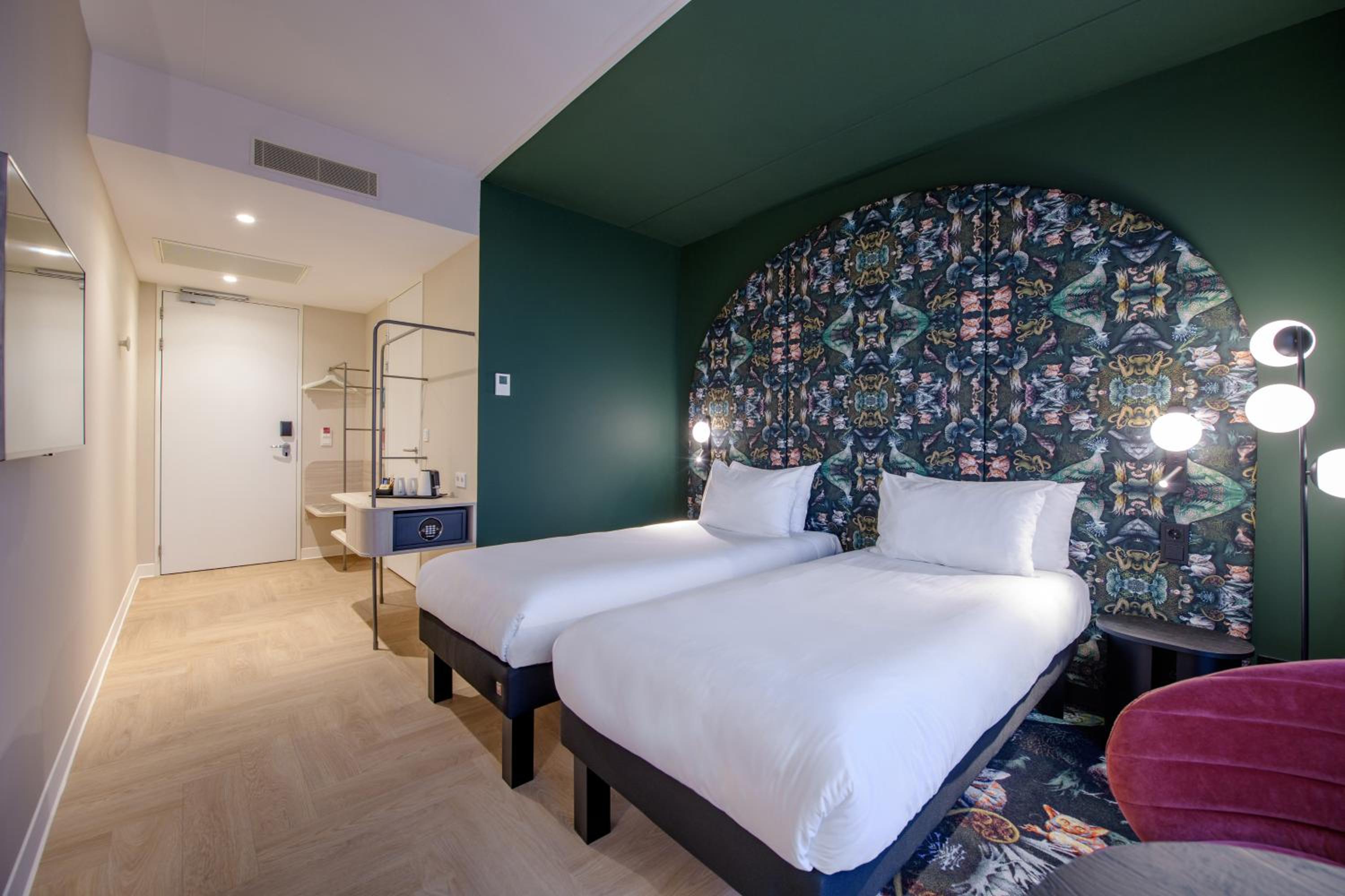 Standard Twin Room - Photo 12
