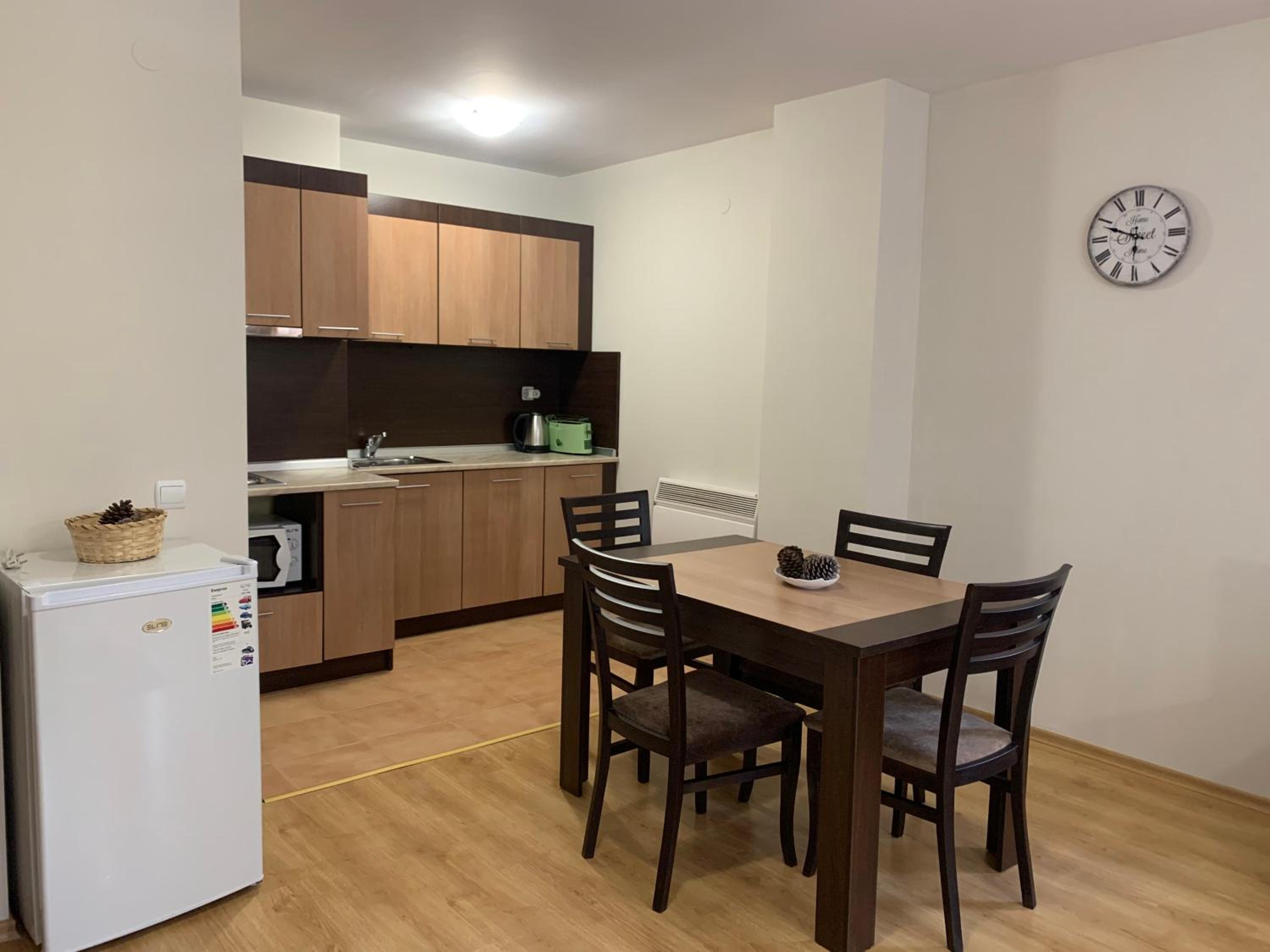 One-Bedroom Apartment - Photo 8