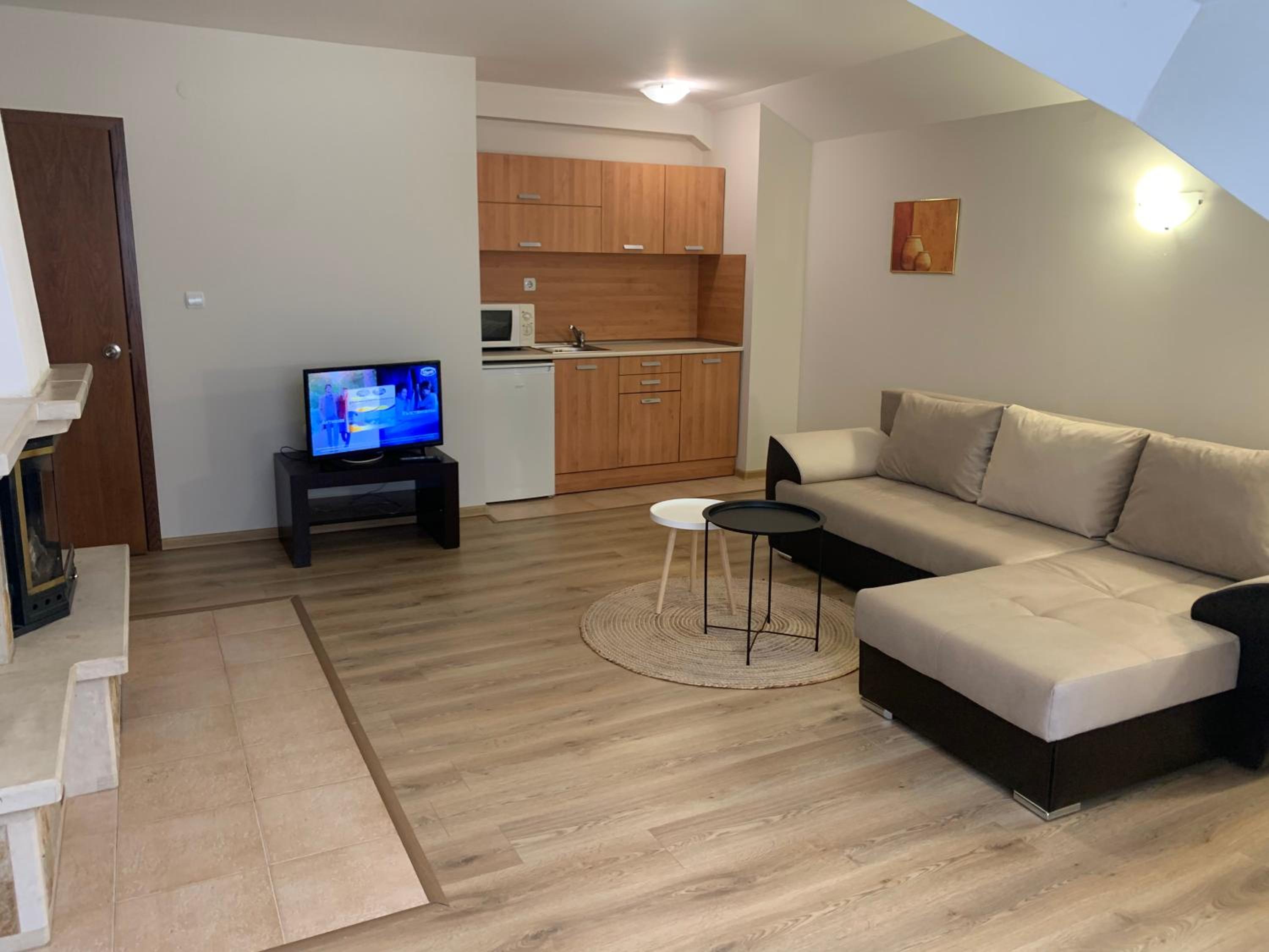 One-Bedroom Apartment - Photo 9