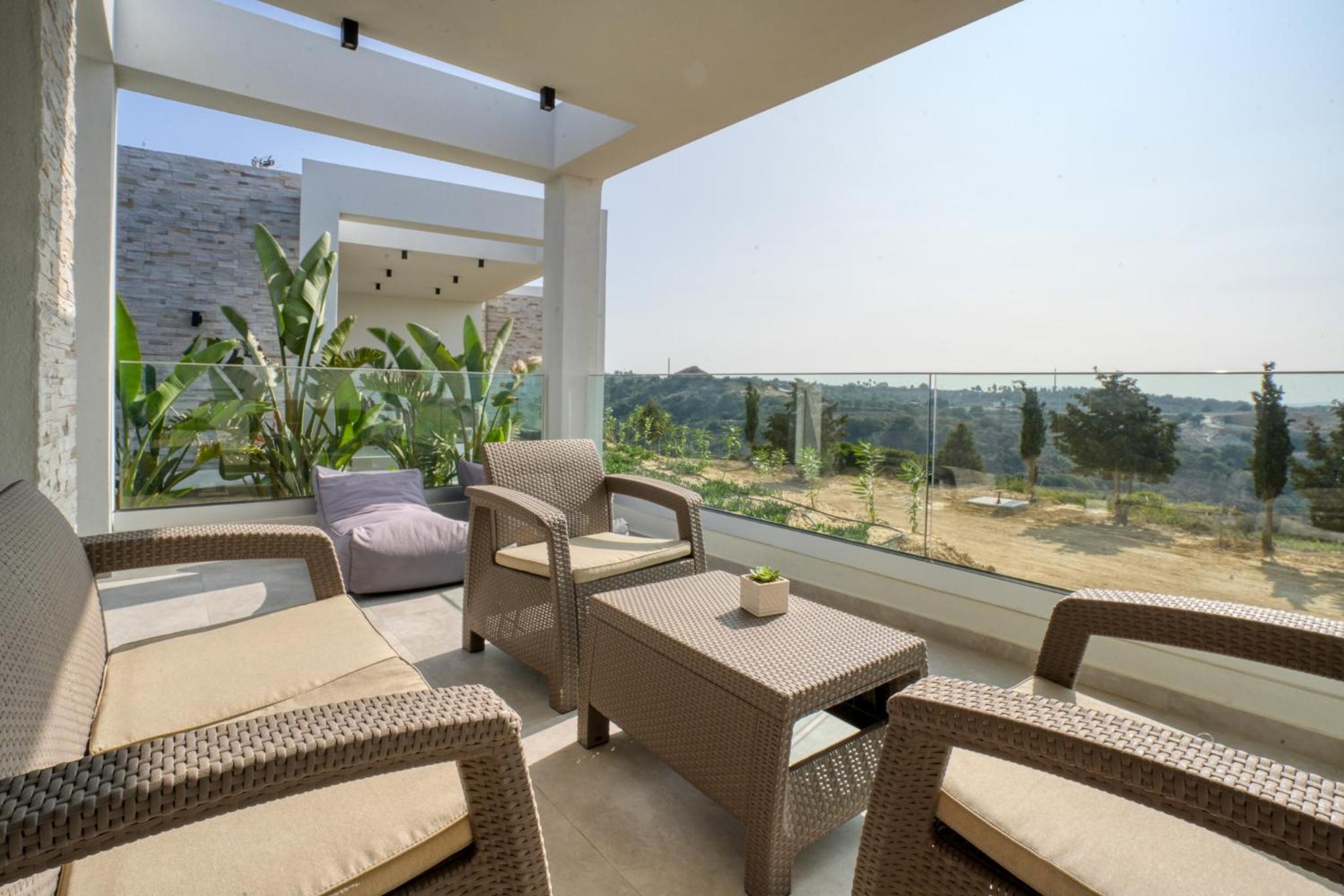 Villa photo 3