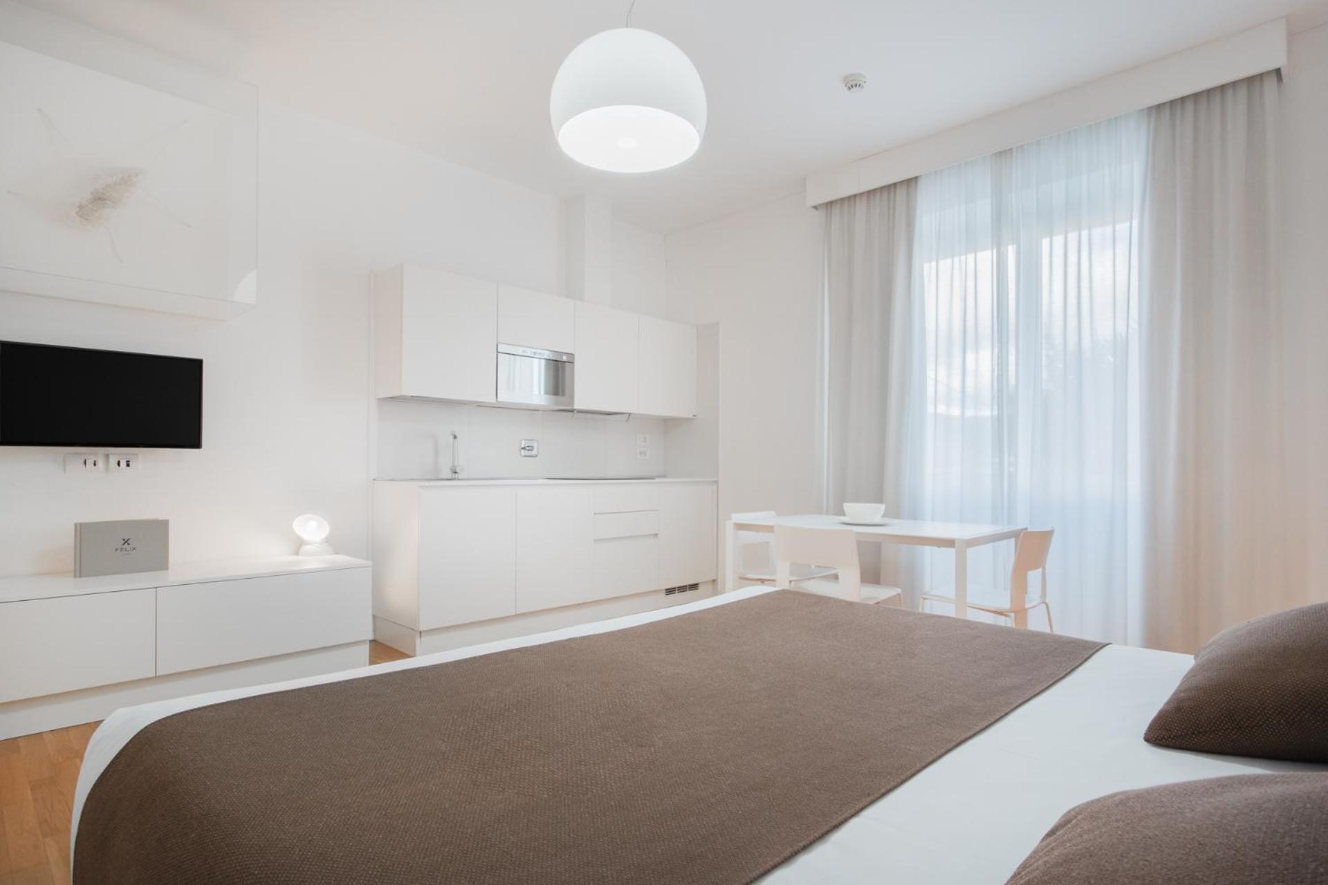 Double or Twin Room - Photo 7