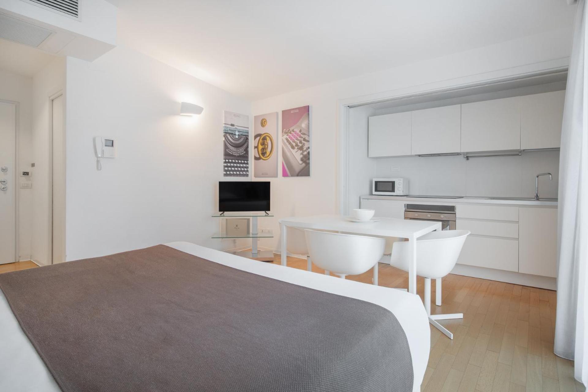 Double or Twin Room - Photo 5