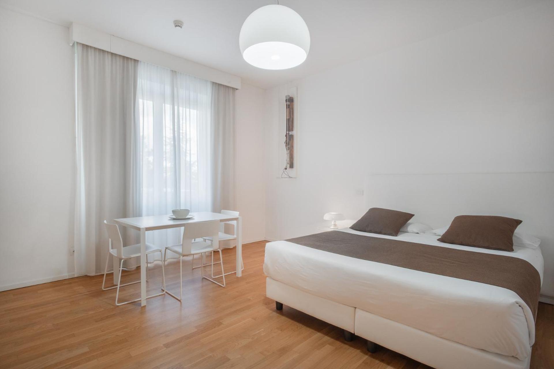 Double or Twin Room - Photo 4