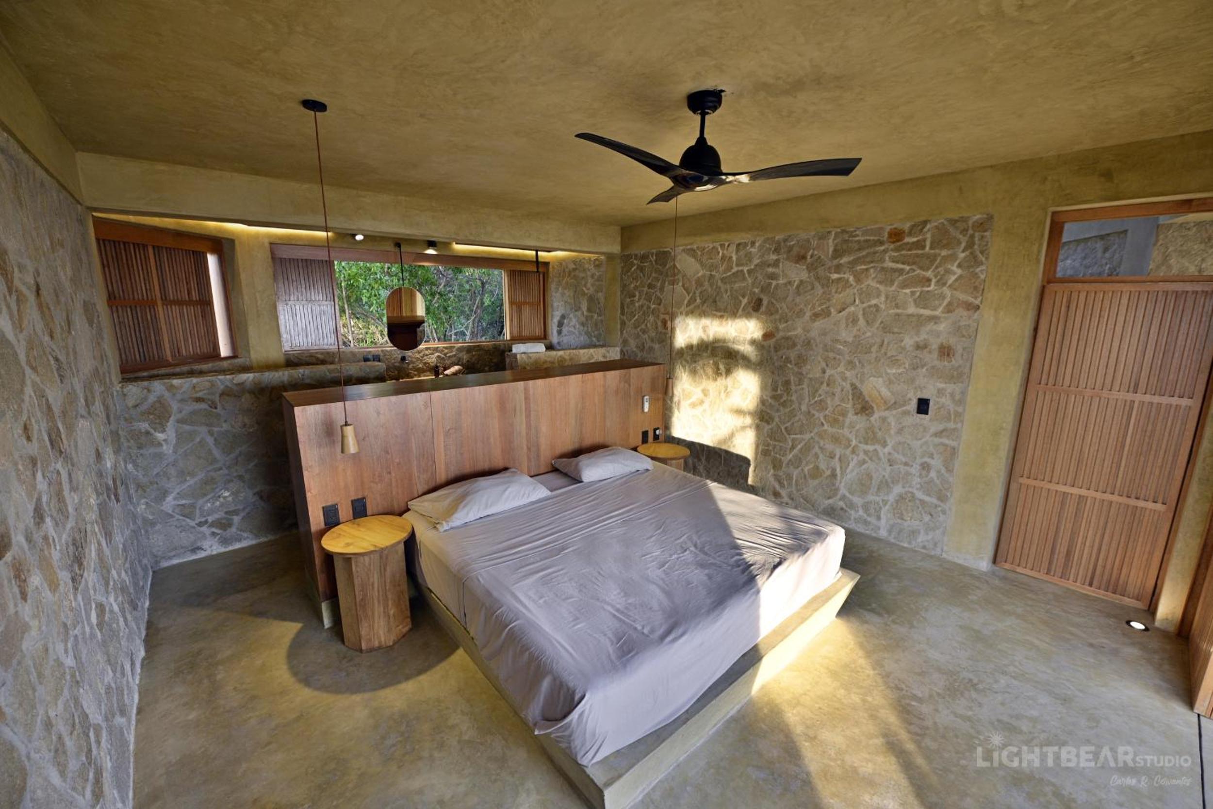 Two-Bedroom House - Photo 15