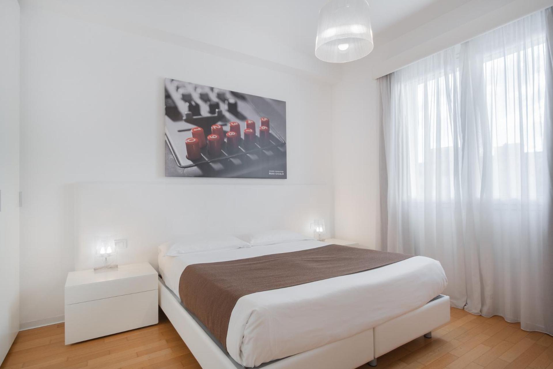 Suite - Photo 3