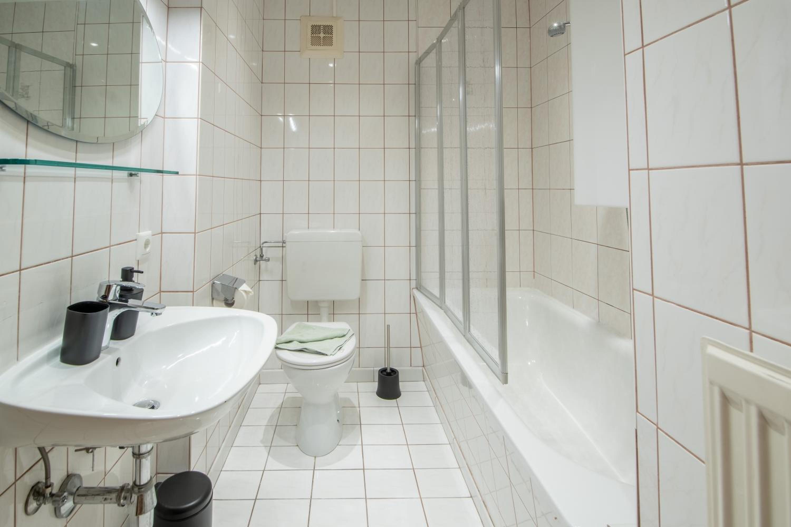 Studio Apartment photo 3