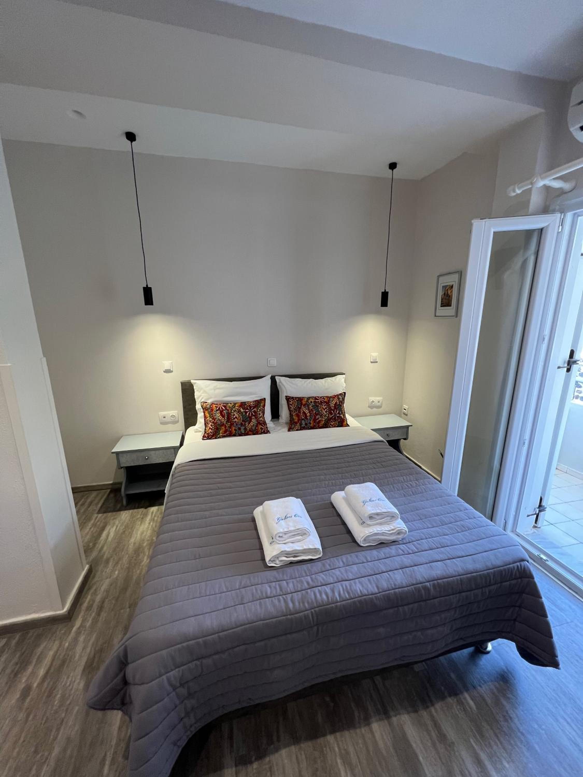 Double Room - Photo 15