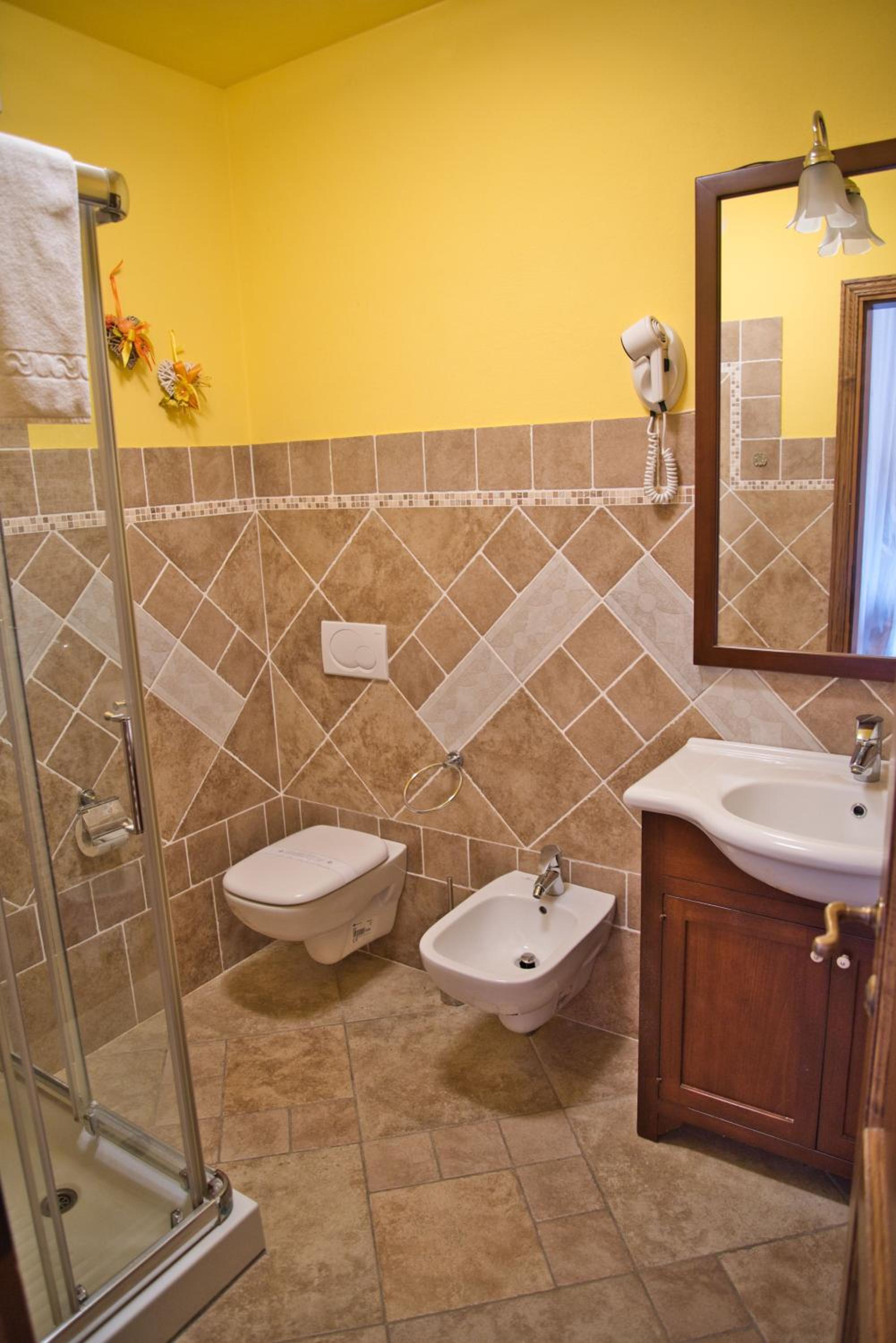 Three-Bedroom Apartment photo 2