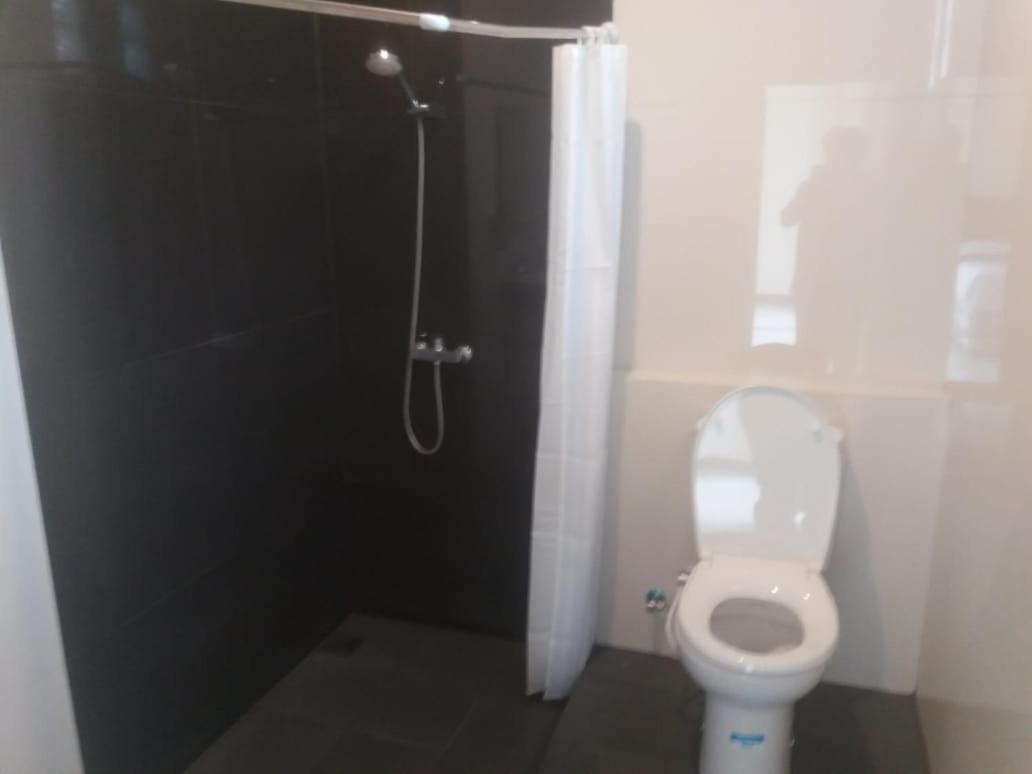 Standard Twin Room with Garden View - Photo 5