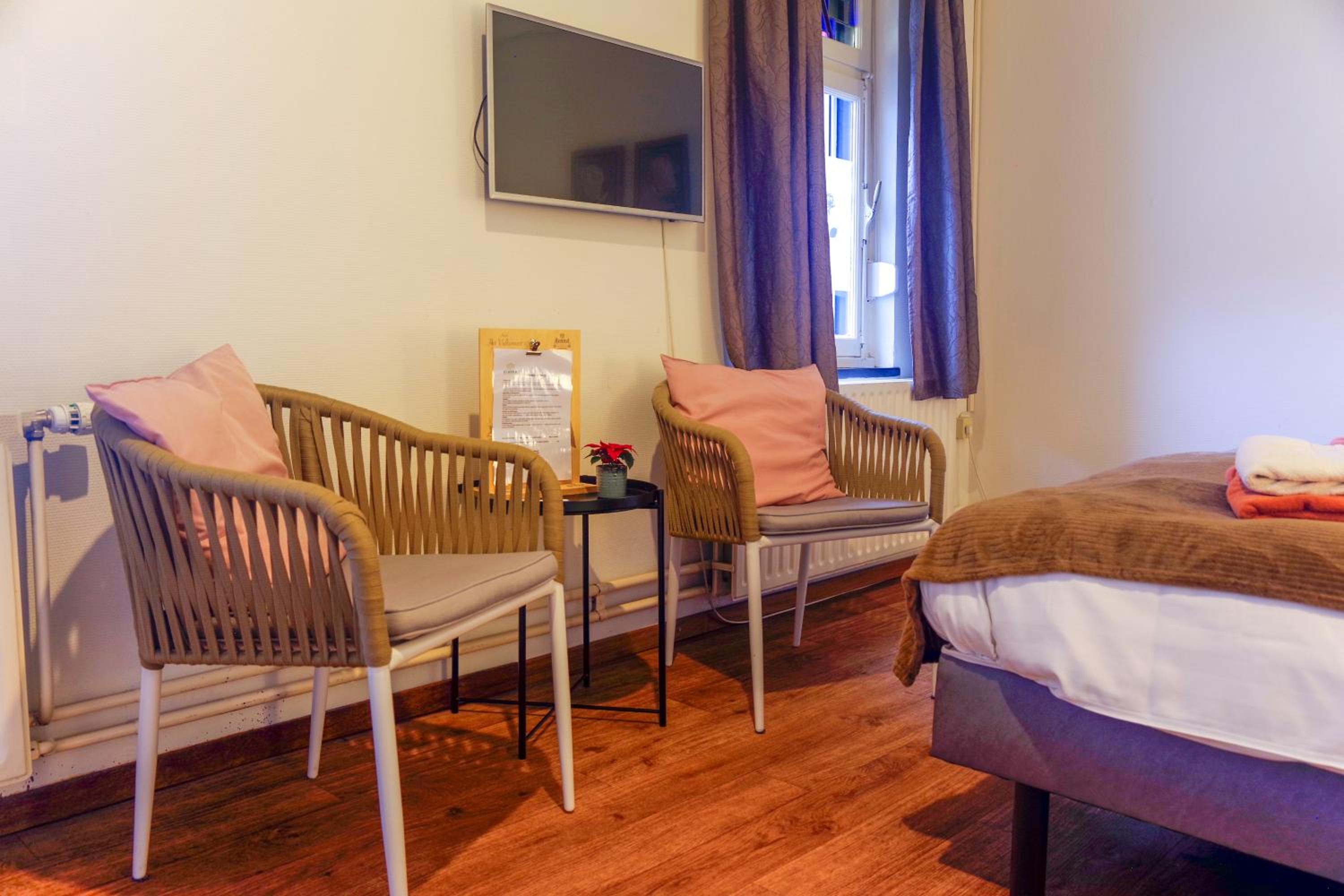 Double Room 6 - Photo 2